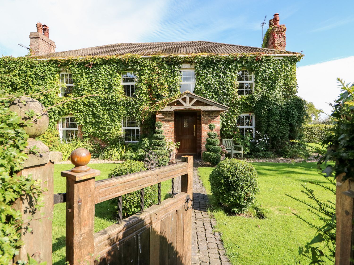 The Farmhouse photo 2