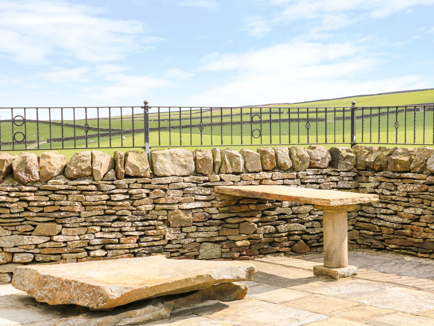 Outside space The Barn Draughton ( Ref 1001469 ) Holiday property rental near Draughton North Yorkshire