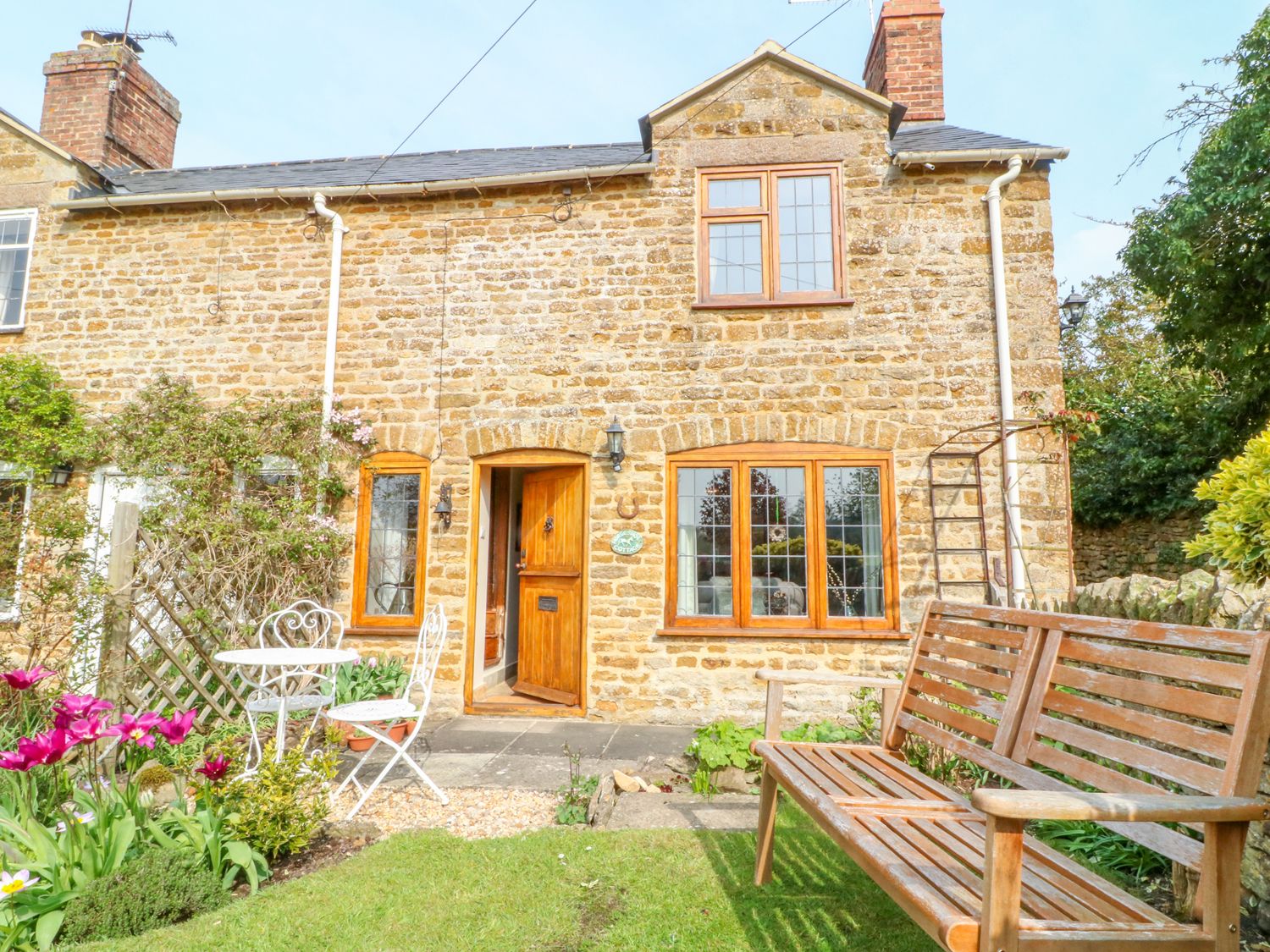 Horseshoe Cottage | Hook Norton | Self Catering Holiday Cottage