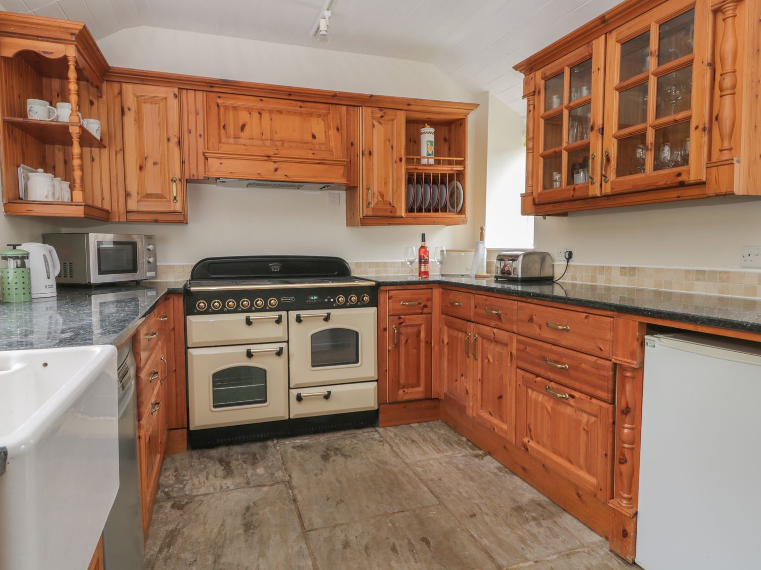 Wyke Lodge Staintondale ( Ref 1003307 ) Book holiday home near Scarborough