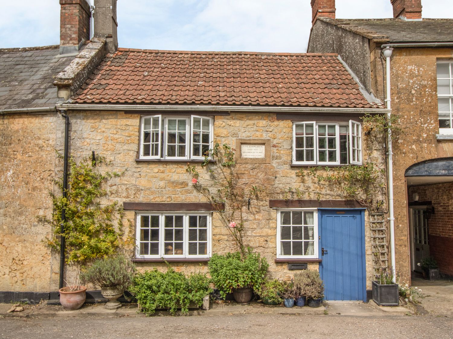 King Charles Cottage                     photo 2