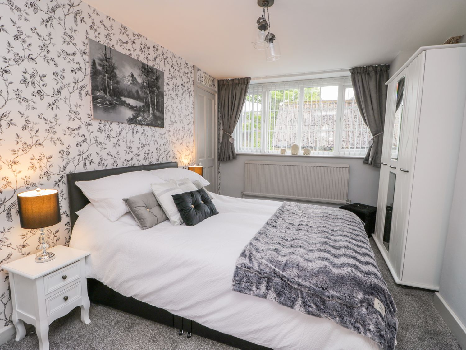 11A High Street Burniston ( Ref 1009858 ) Book Burniston holiday cottage near Scarborough