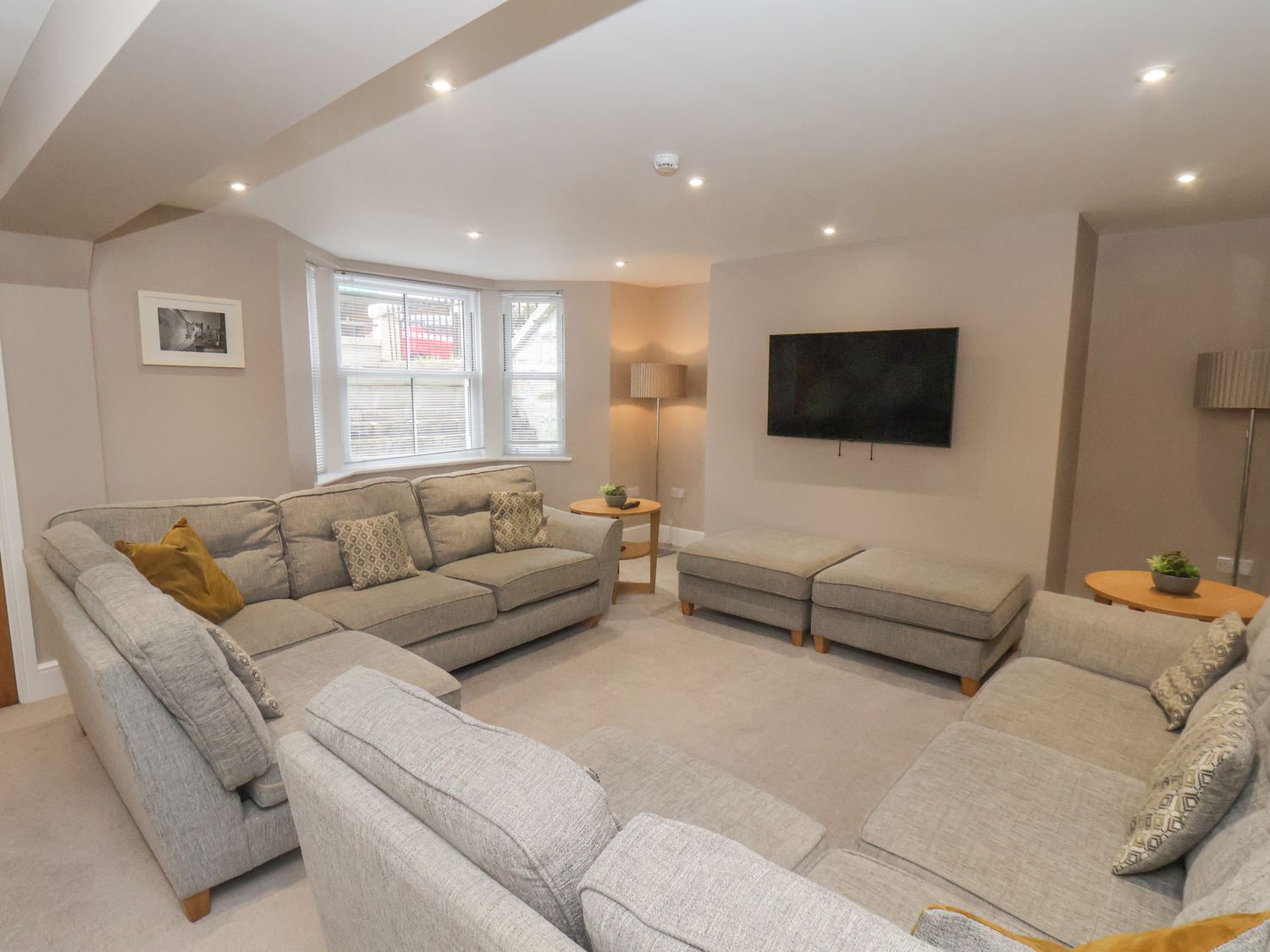 Station House Scarborough ( Ref 1010797 ) Holiday cottage in Scarborough sleeps 14 guests