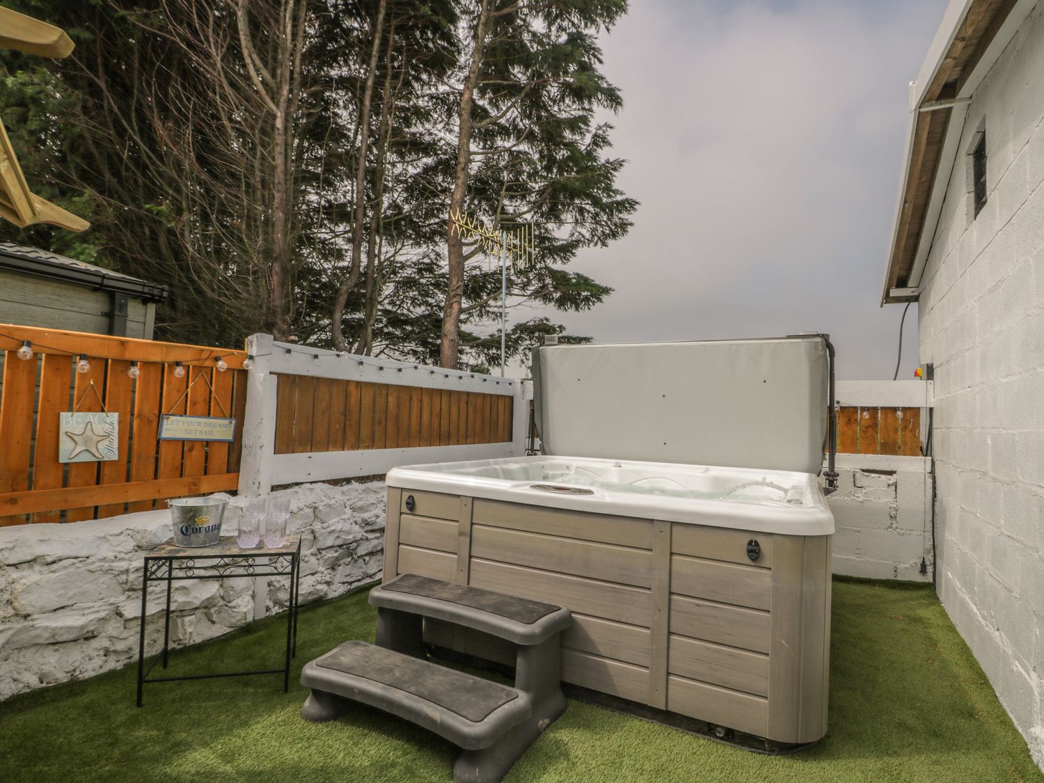 Hot tub The Sequoia Cloughton ( Ref 1015620 ) Holiday home in Cloughton near Scarborough