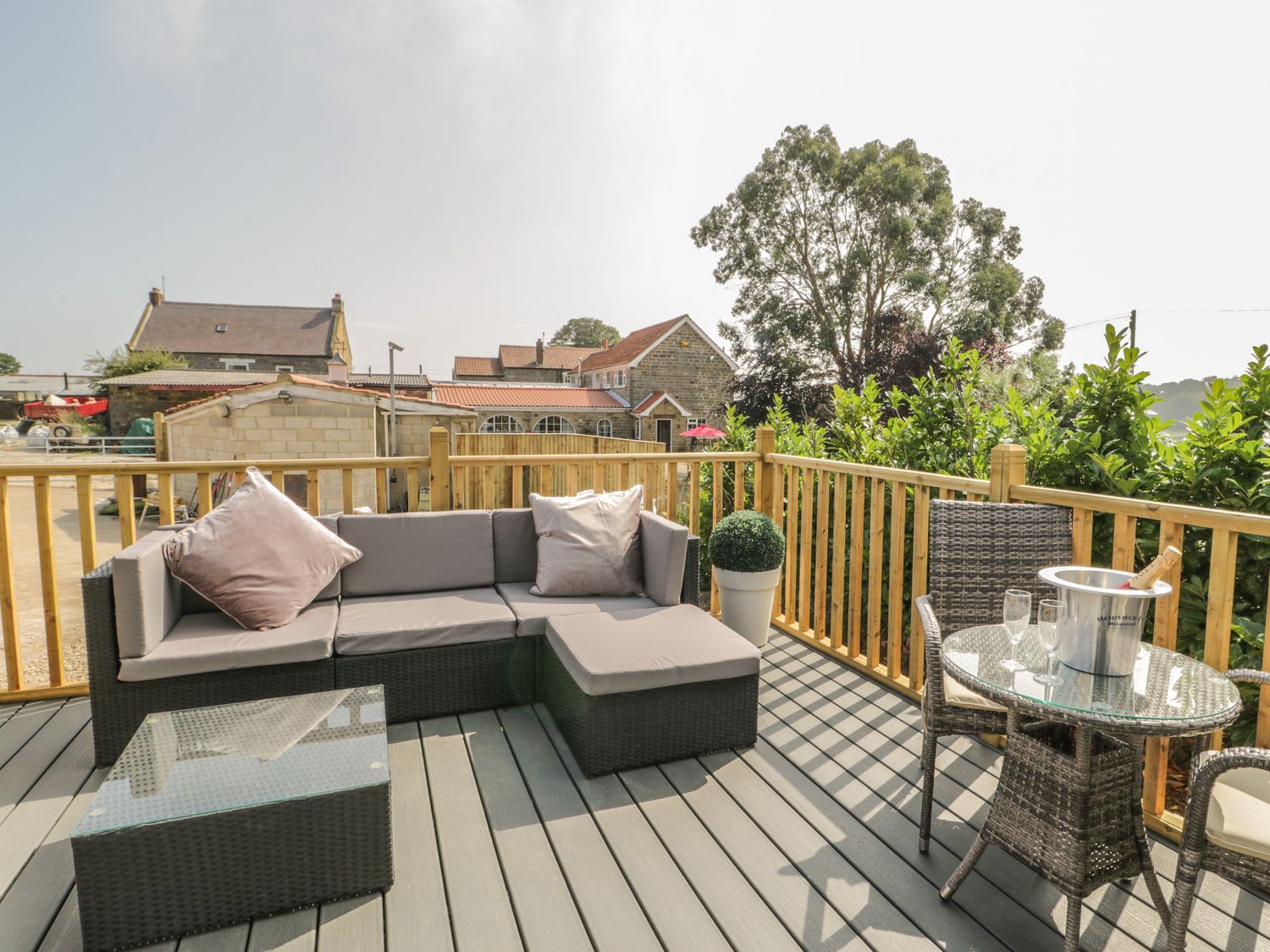Decking area The Maple Cloughton ( Ref 1015629 ) Holiday home in Cloughton near Scarborough