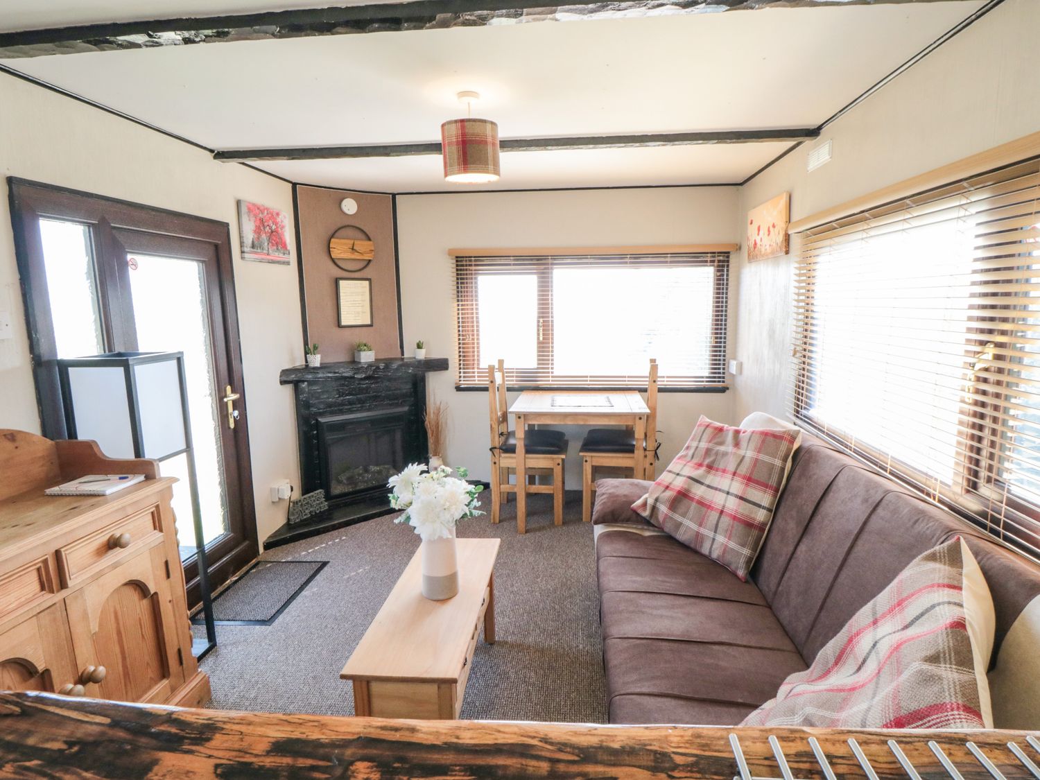 Castle View Cabin Cloughton ( Ref 1019436 ) Rent log cabin for 2 guests near Scarborough