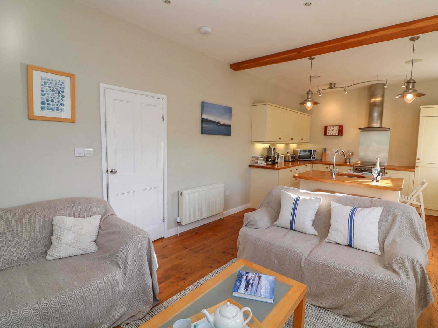1 Bailey's Cottage                     photo 2