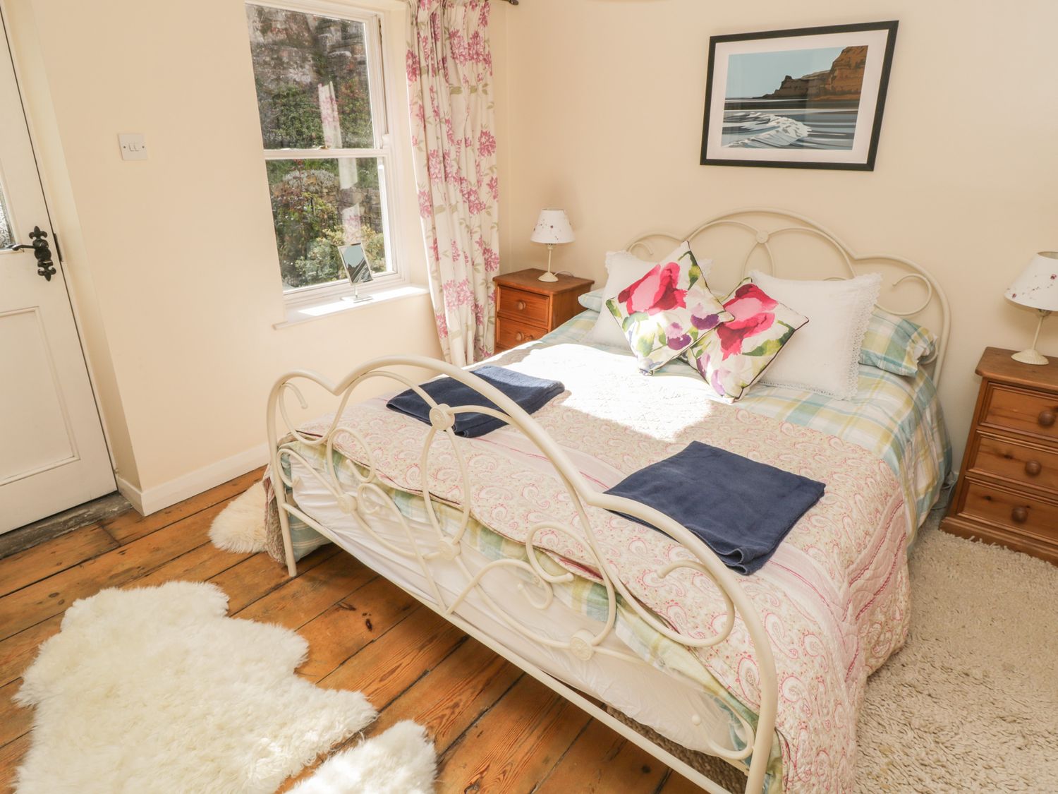 Bedroom Salmon Cottage Staithes ( Ref 1021542 ) Staithes holiday rental for 6 guests in North Yorkshire