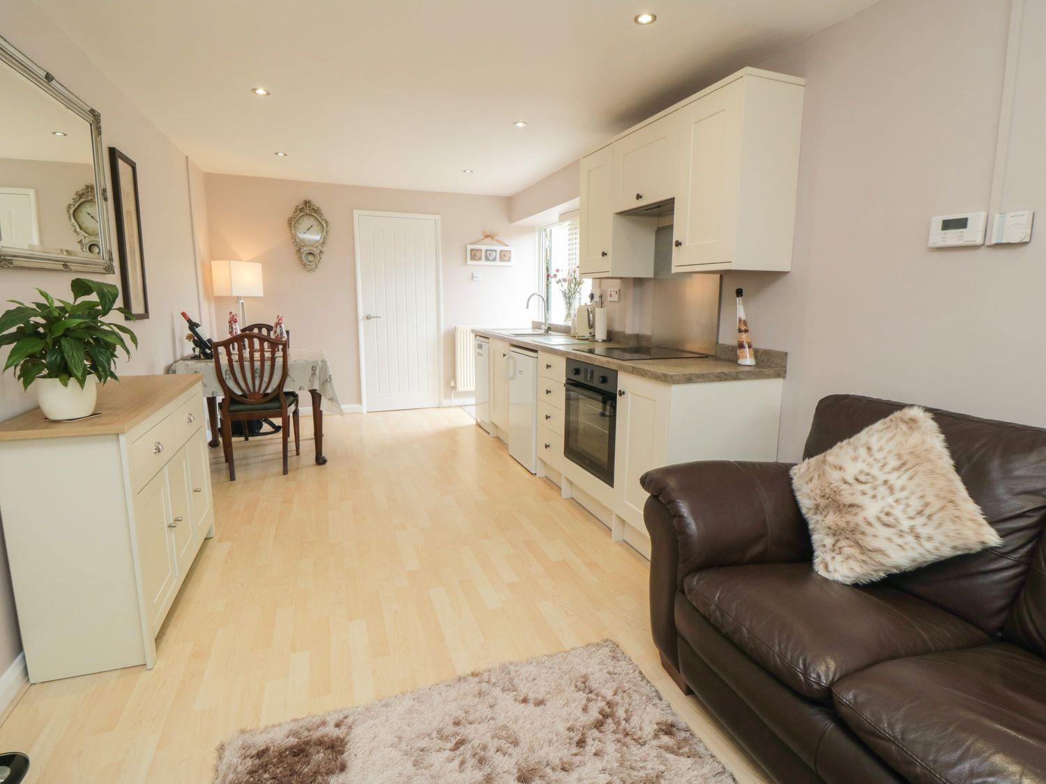 Cartwheel Cottage Yearsley ( Ref 1022390 ) Accommodation near Hovingham North Yorkshire