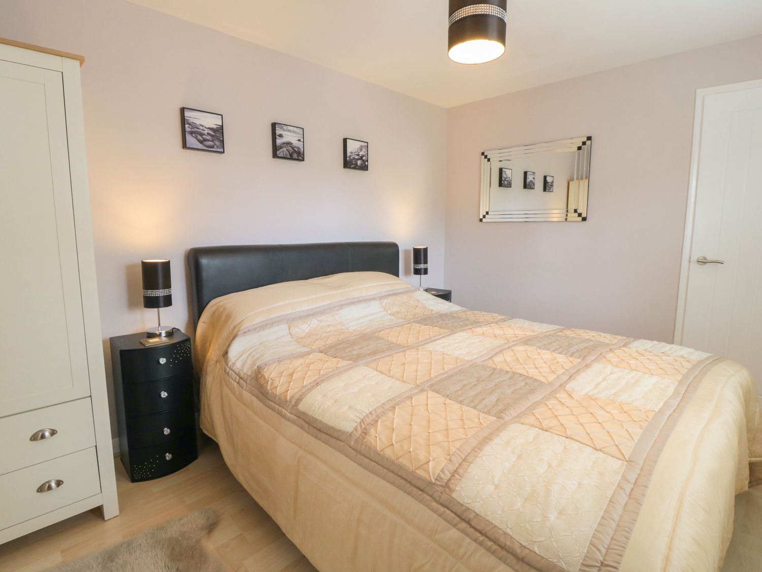 Yearsley Holiday Cottage sleeps 2 - Cartwheel Cottage Yearsley ( Ref 1022390 ) Yearsley Holiday Home near Helmsley North Yorkshire