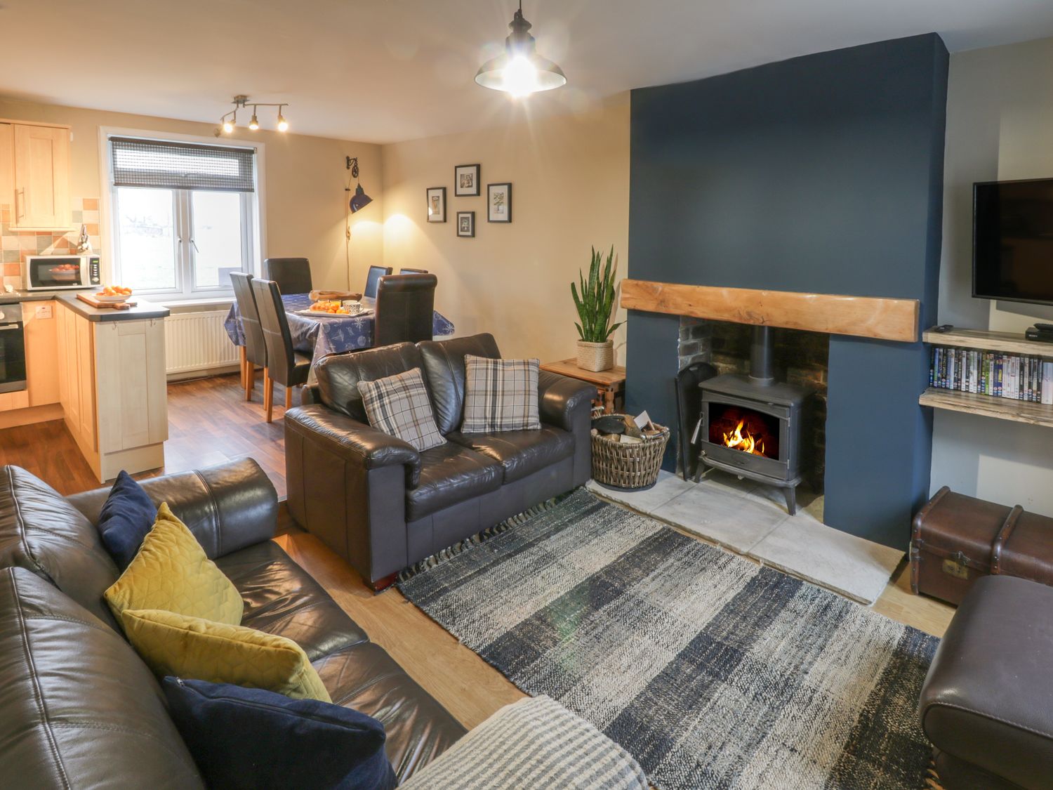 Beach near Mulgrave Cottage ( Ref 1022457 ) Port Mulgrave Holiday Cottage North Yorkshire