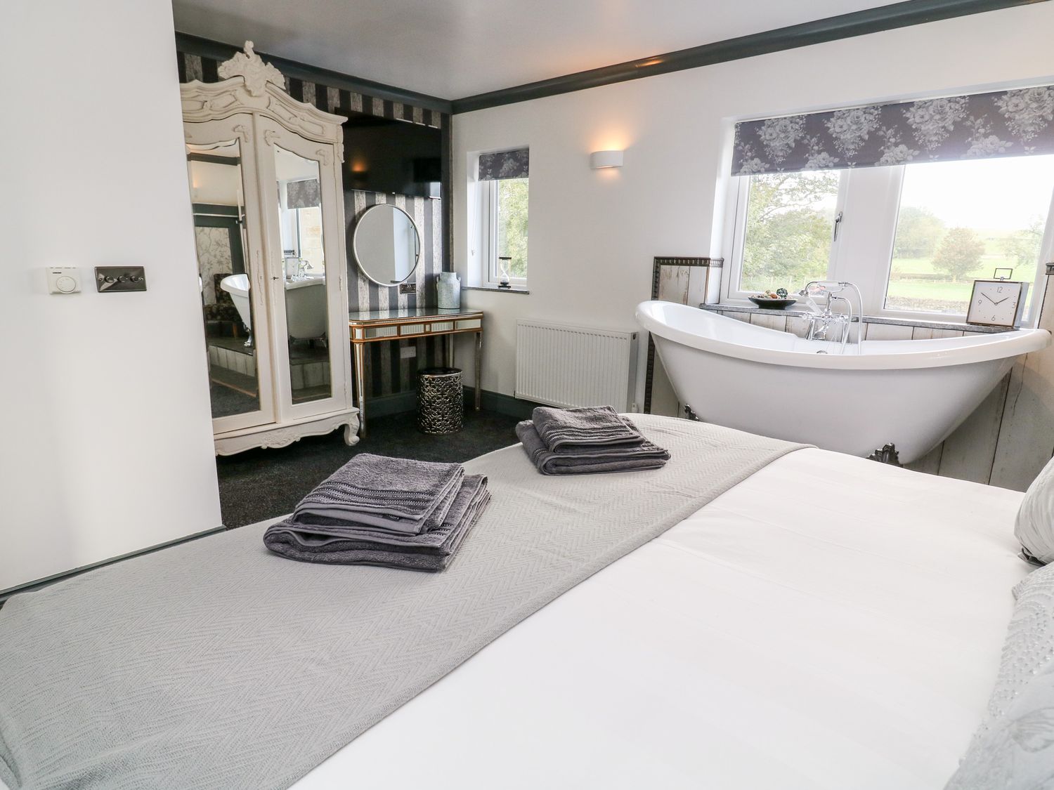 Lock View Gargrave ( Ref 1025298 ) Holiday Home rental near Skipton North Yorkshire