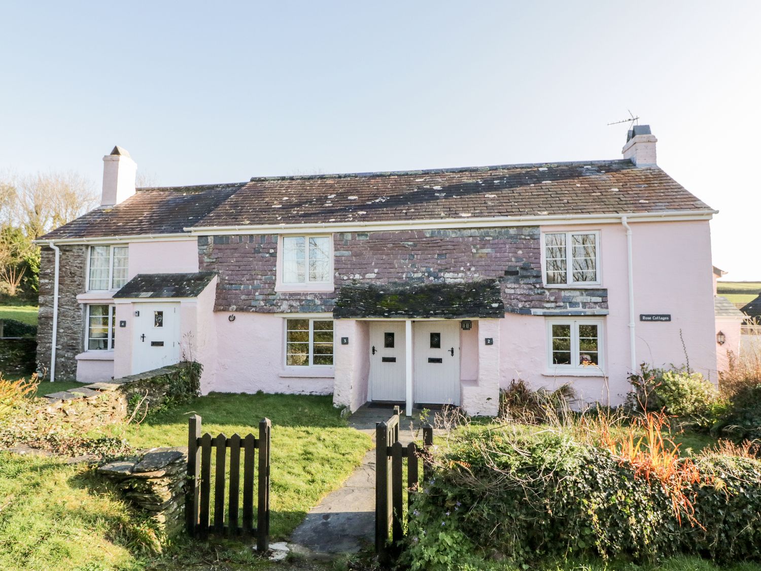 4 Rose Cottages                     photo 2