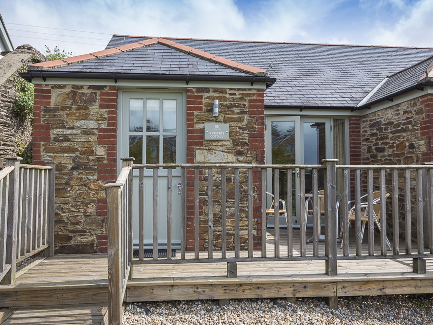 4 Keeper's Cottage, Hillfield Village                     photo 2
