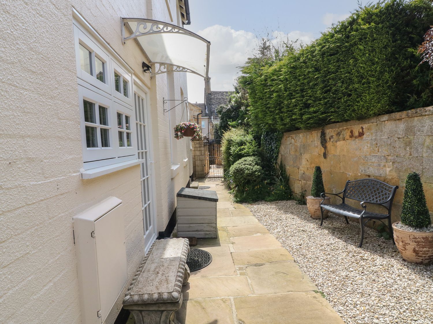 Blundell's Cottage                     photo 2