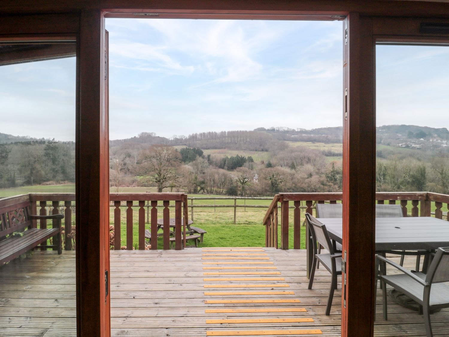 The Willow Lodge                     photo 2
