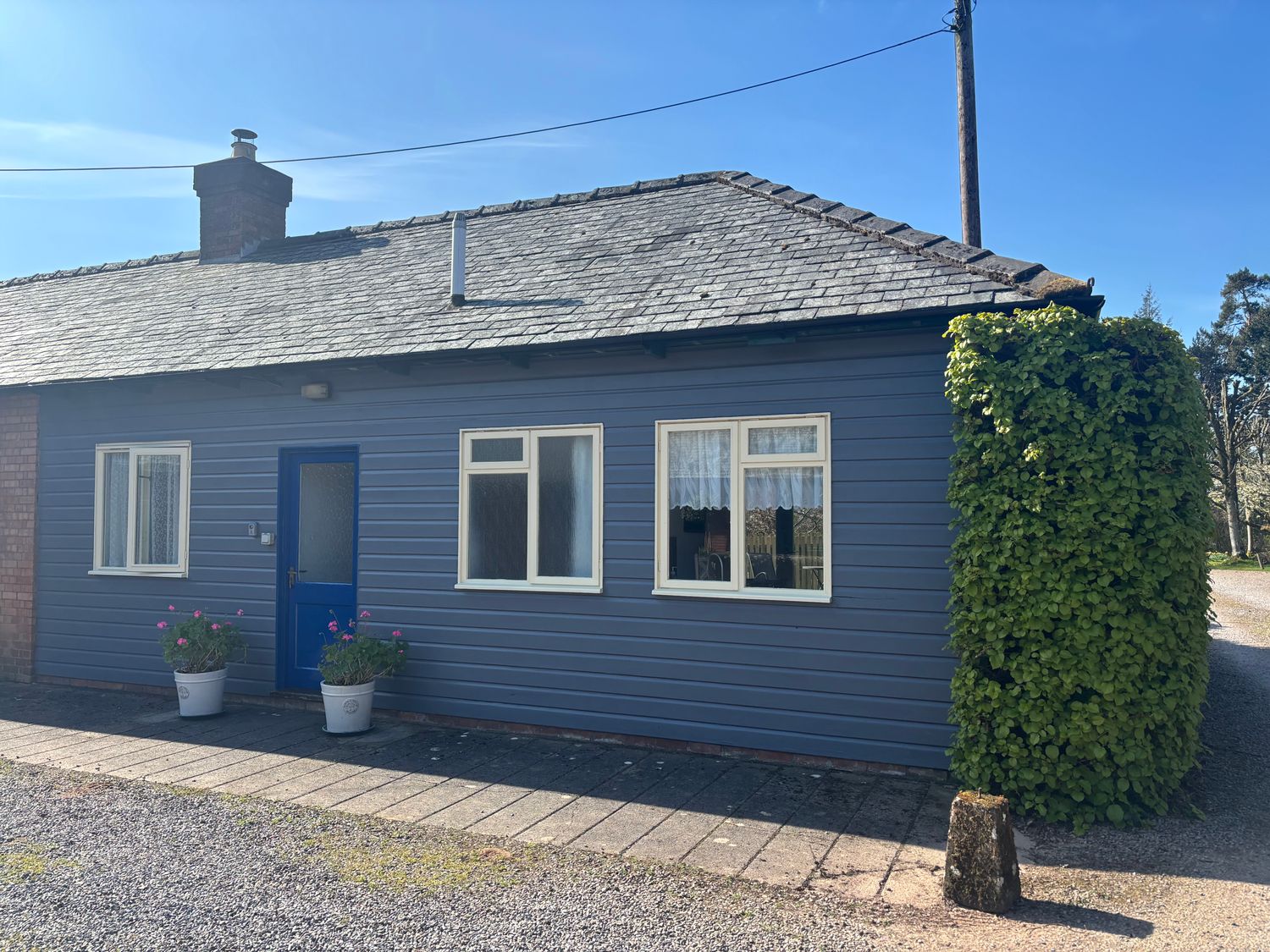Stable Cottage                     photo 2
