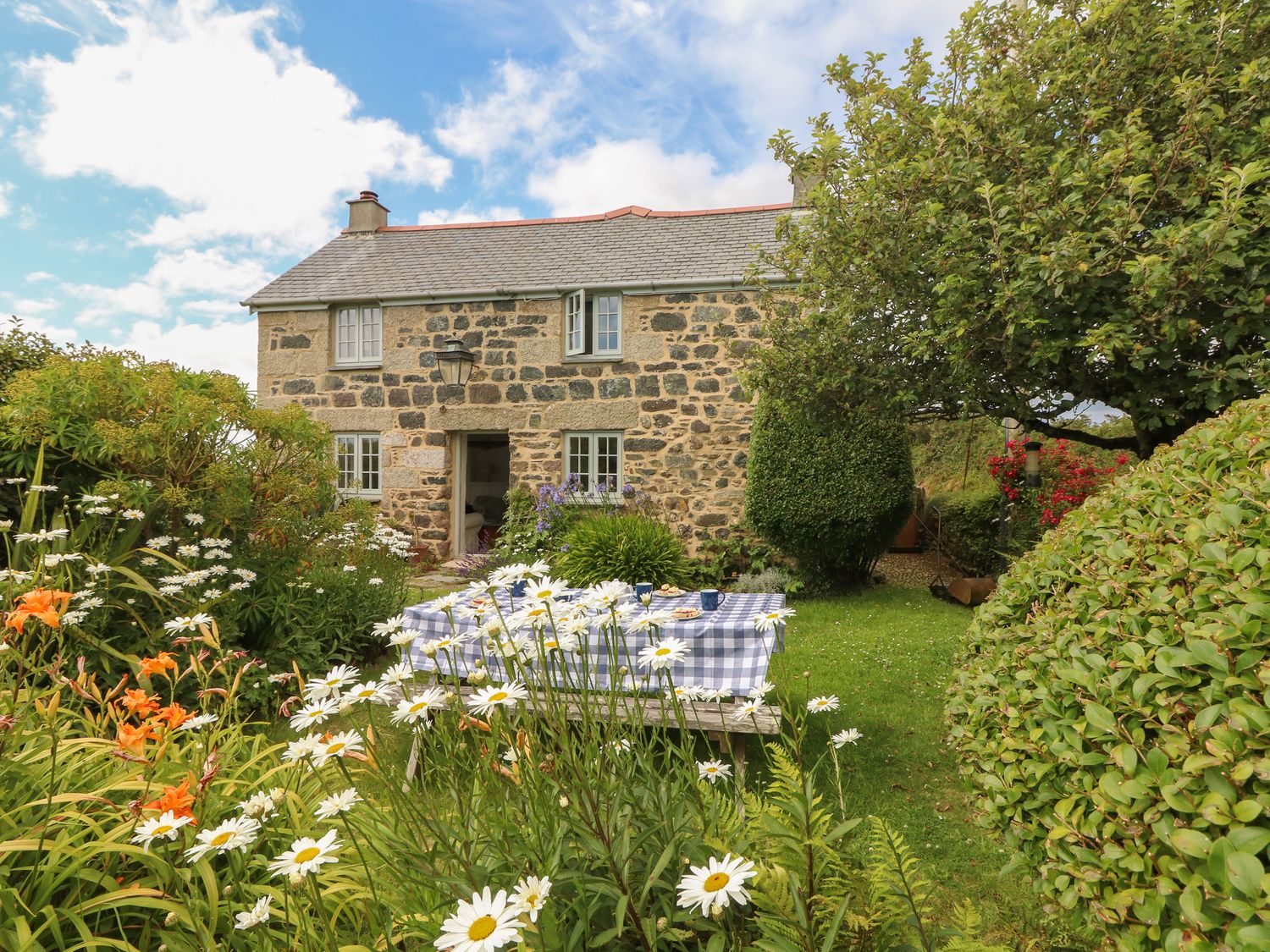 Higher Roskorwell Cottage                     photo 21