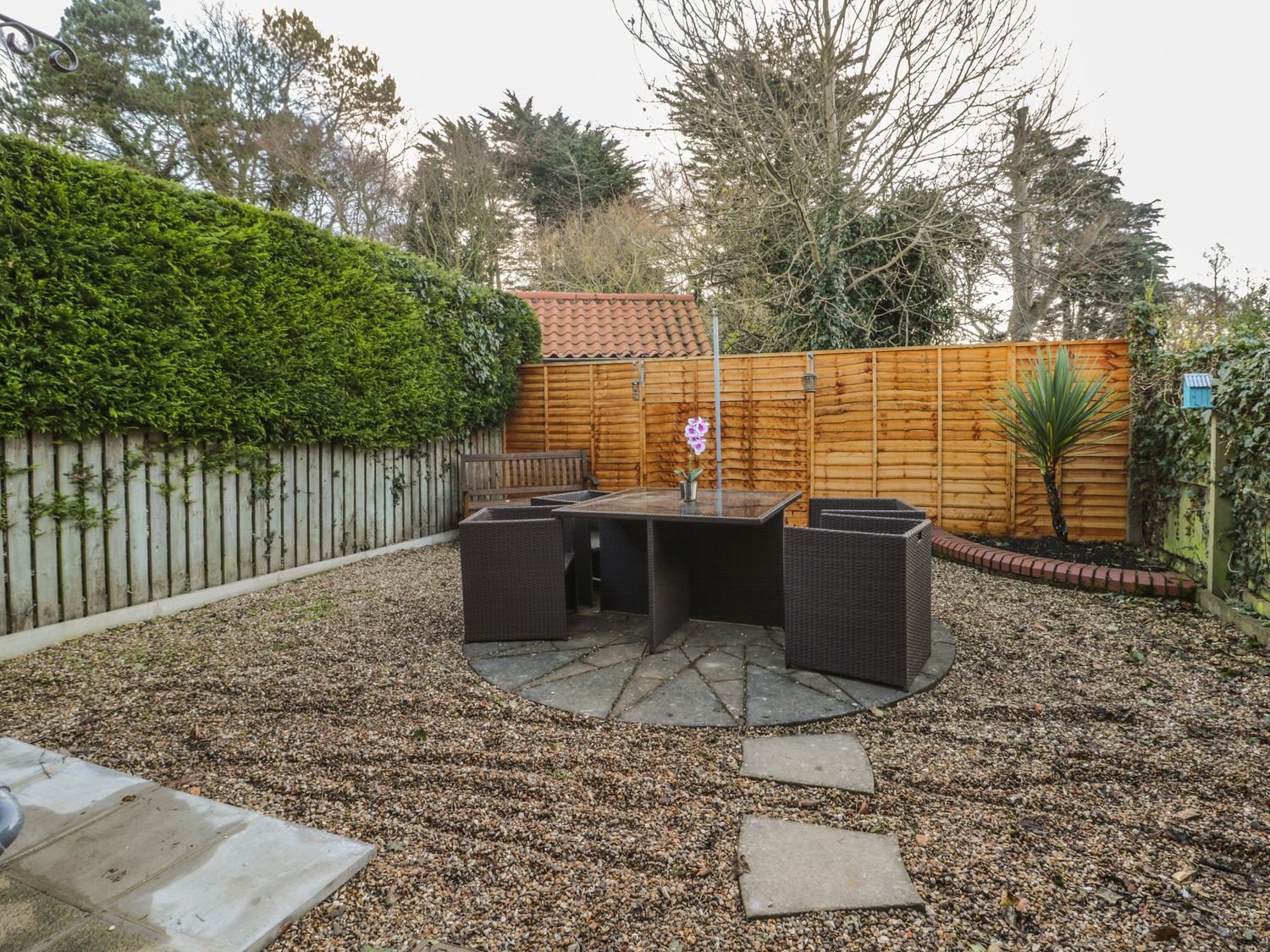 Garden Brinkburn Cottage ( Ref 1052170 ) Burniston self catering accommodation for 4 guests