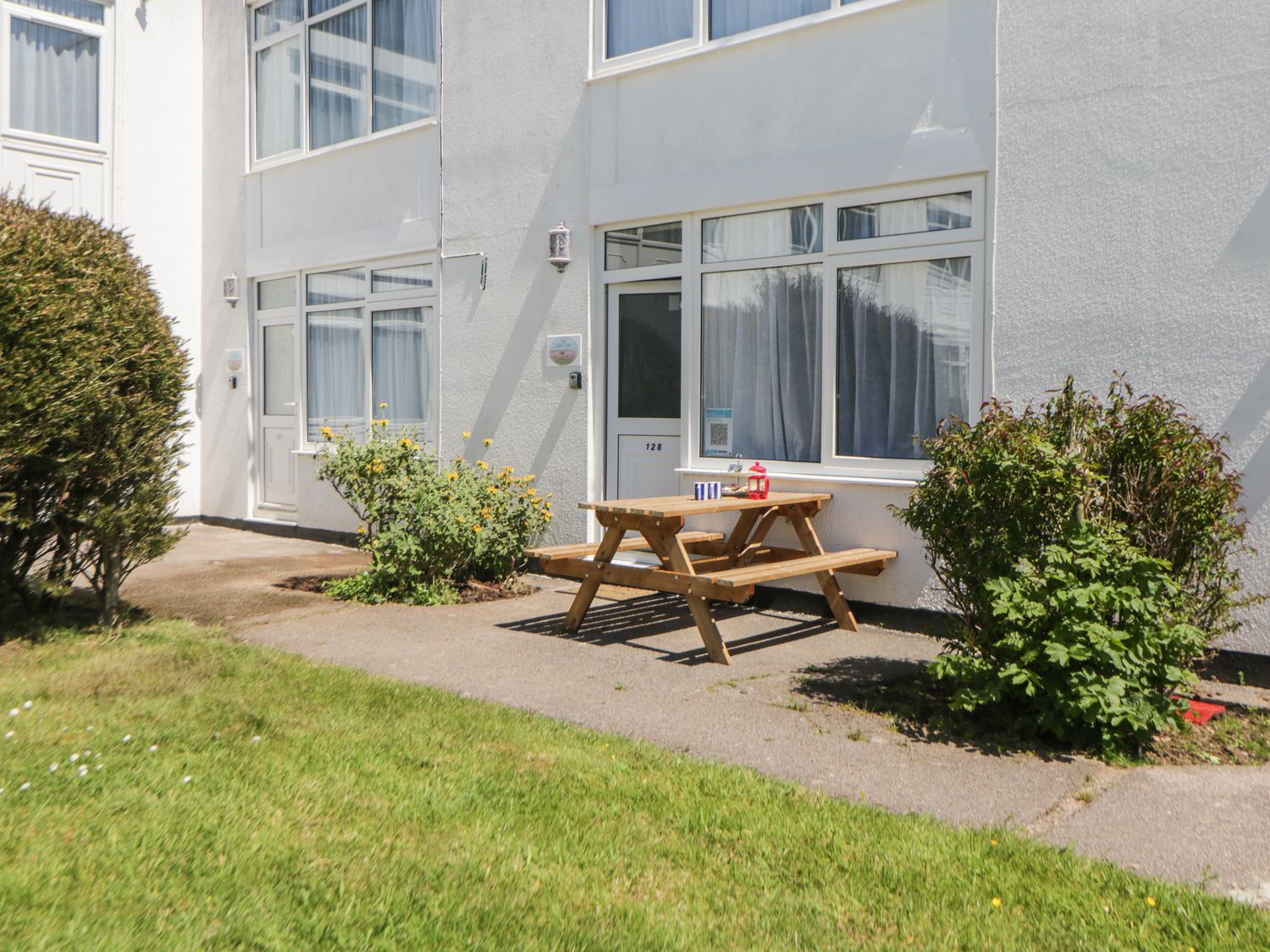 Dolphin Chalet                     photo 2