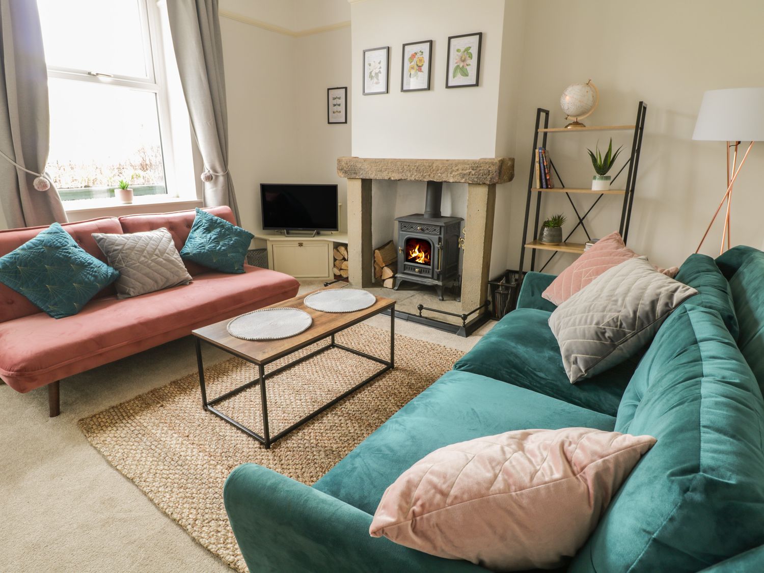 Crag View Cottage Embsay ( Ref 1054711 ) Book holiday home in Embsay North Yorkshire