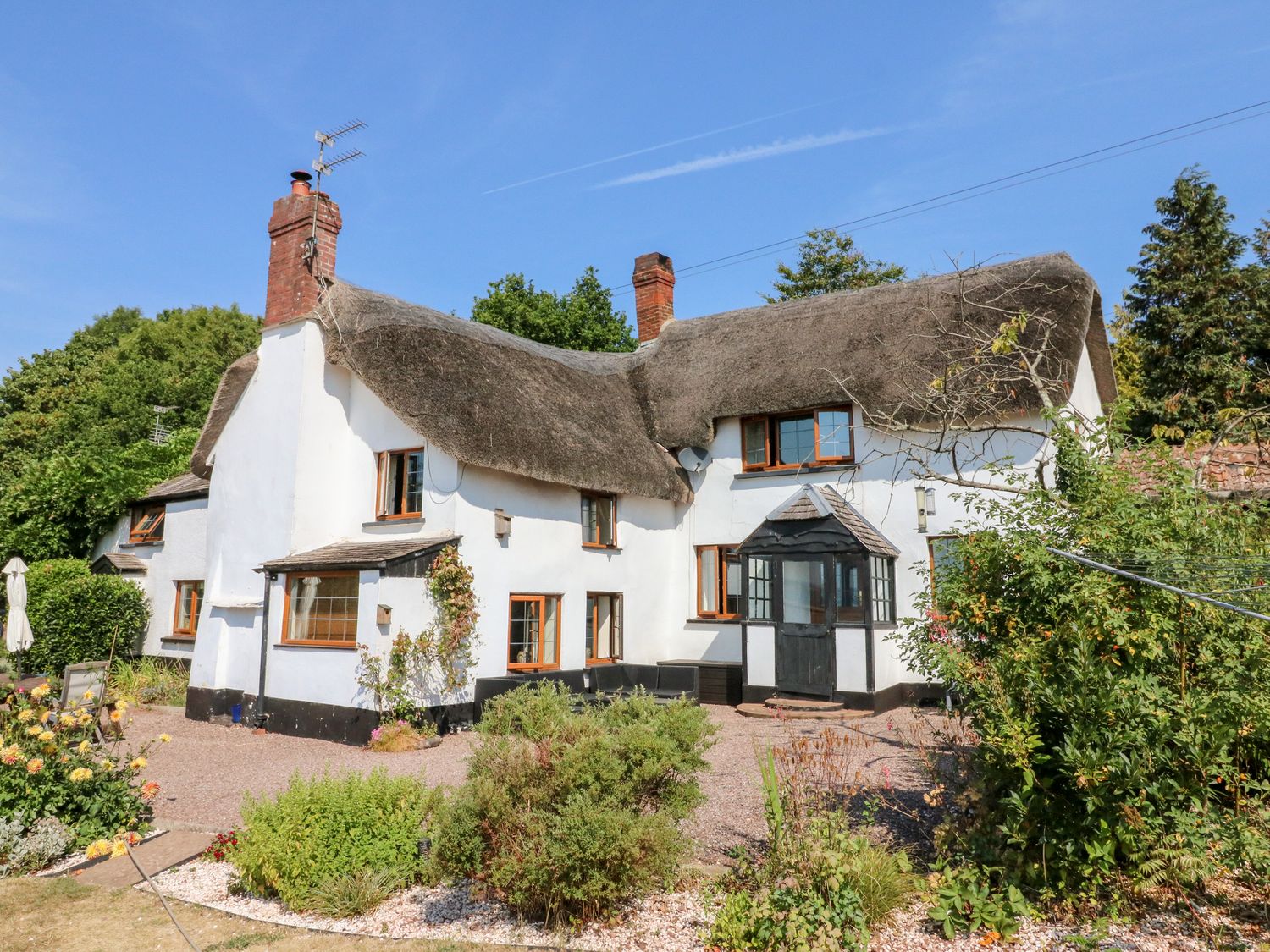 The Thatched Cottage | Crediton | Priestcombe Fm | Devon | Self ...