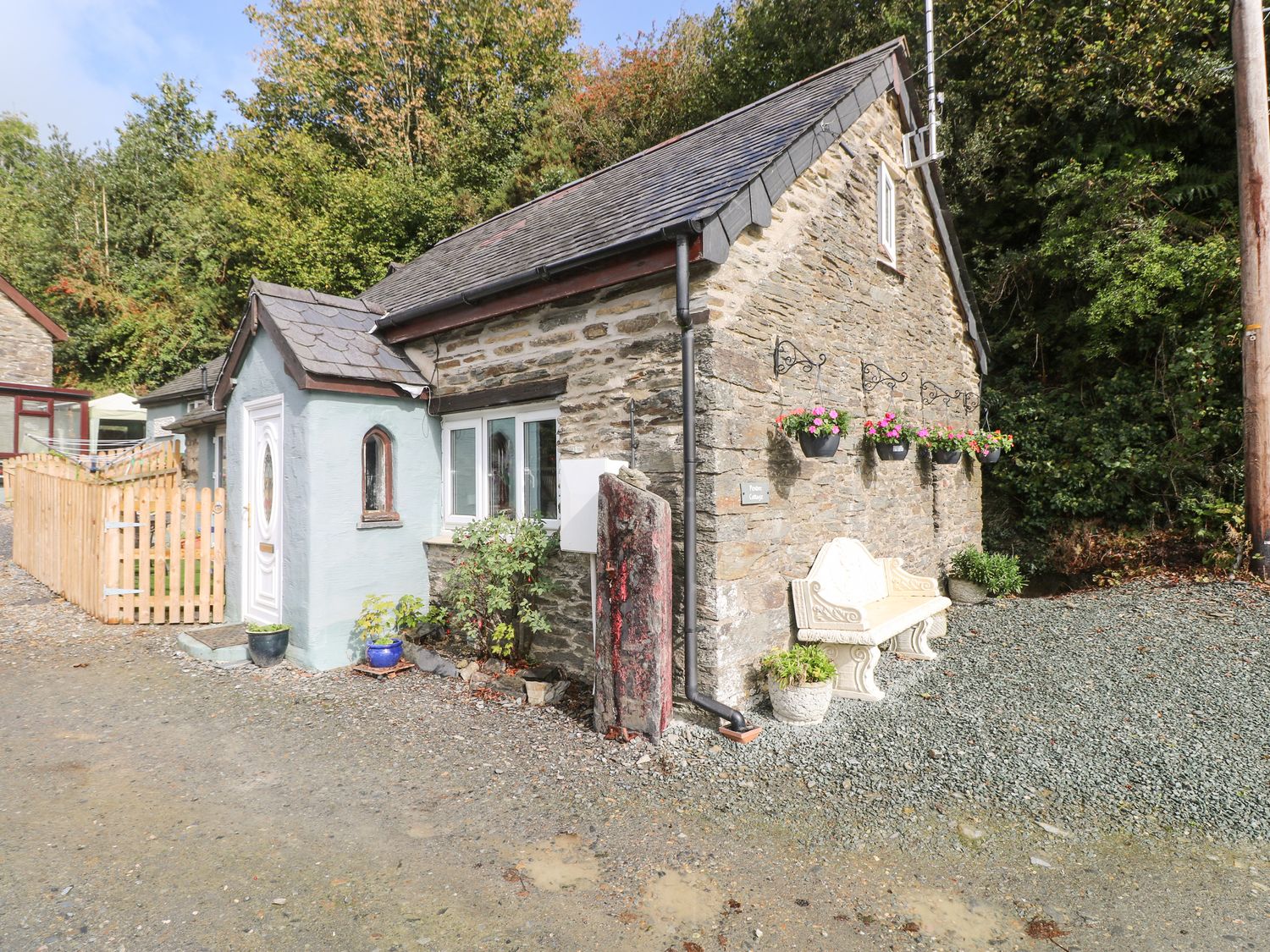 Pendre Cottage                     photo 2