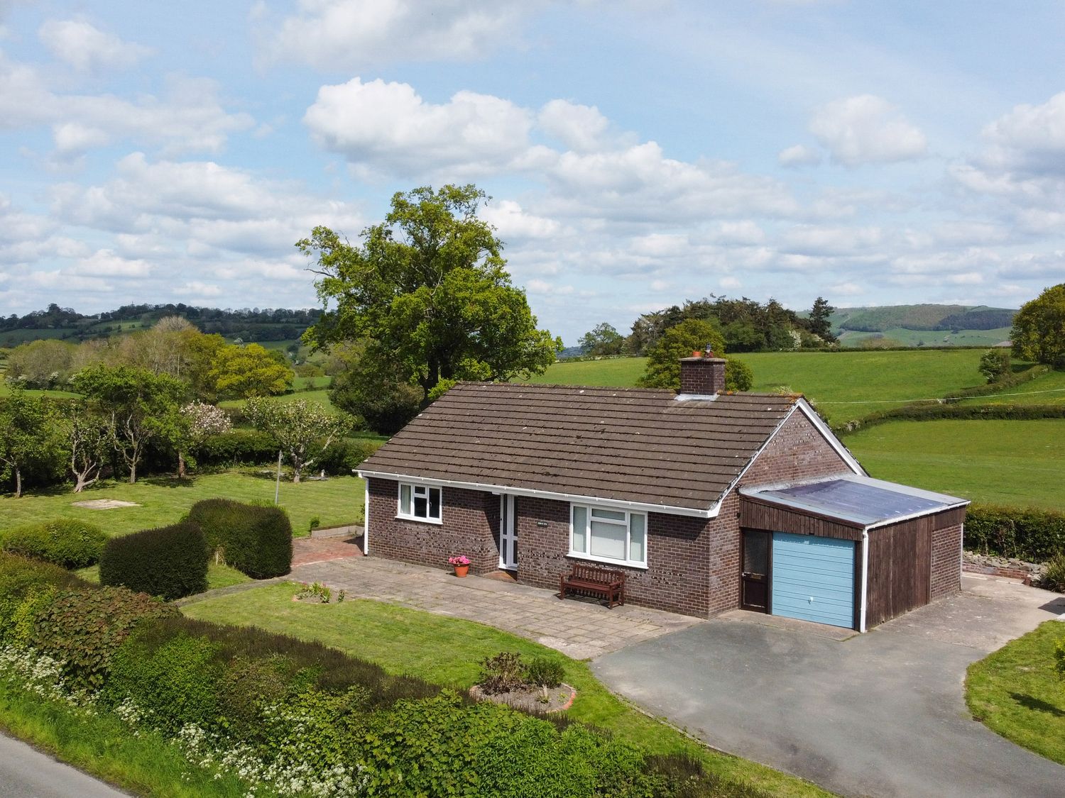Berwyn View, Welshpool Holiday Cottage Bird Spot