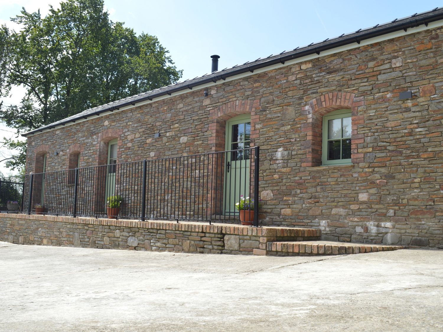 Cwrt y Wennol                     photo 2