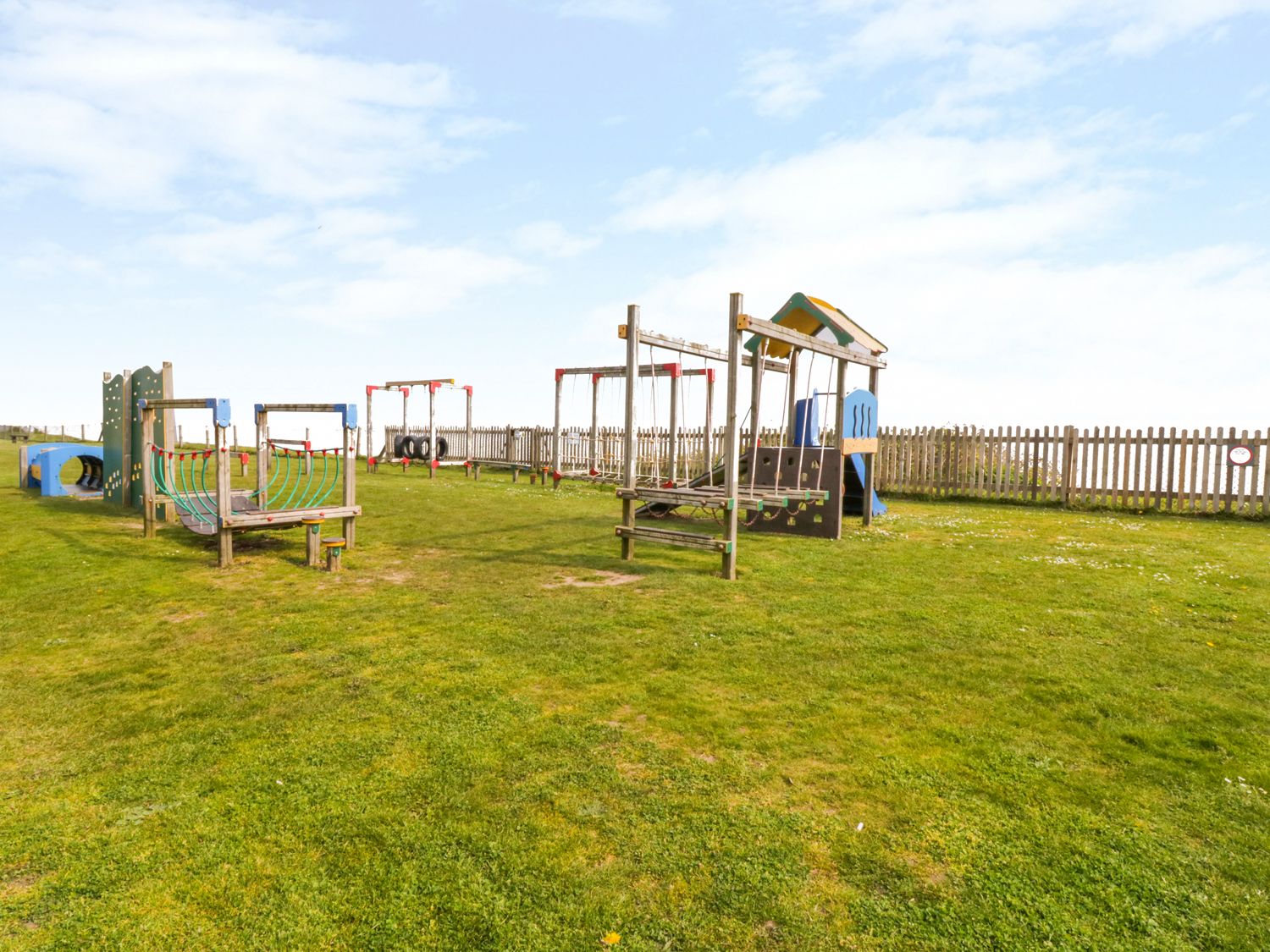 91 Waterside Park                     photo 27