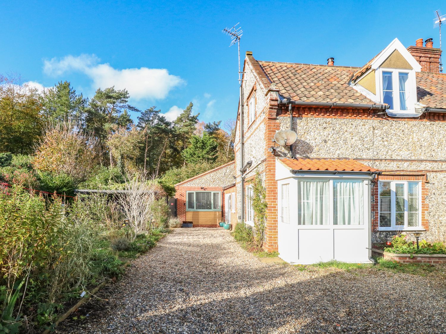 Rose cottage photo 2