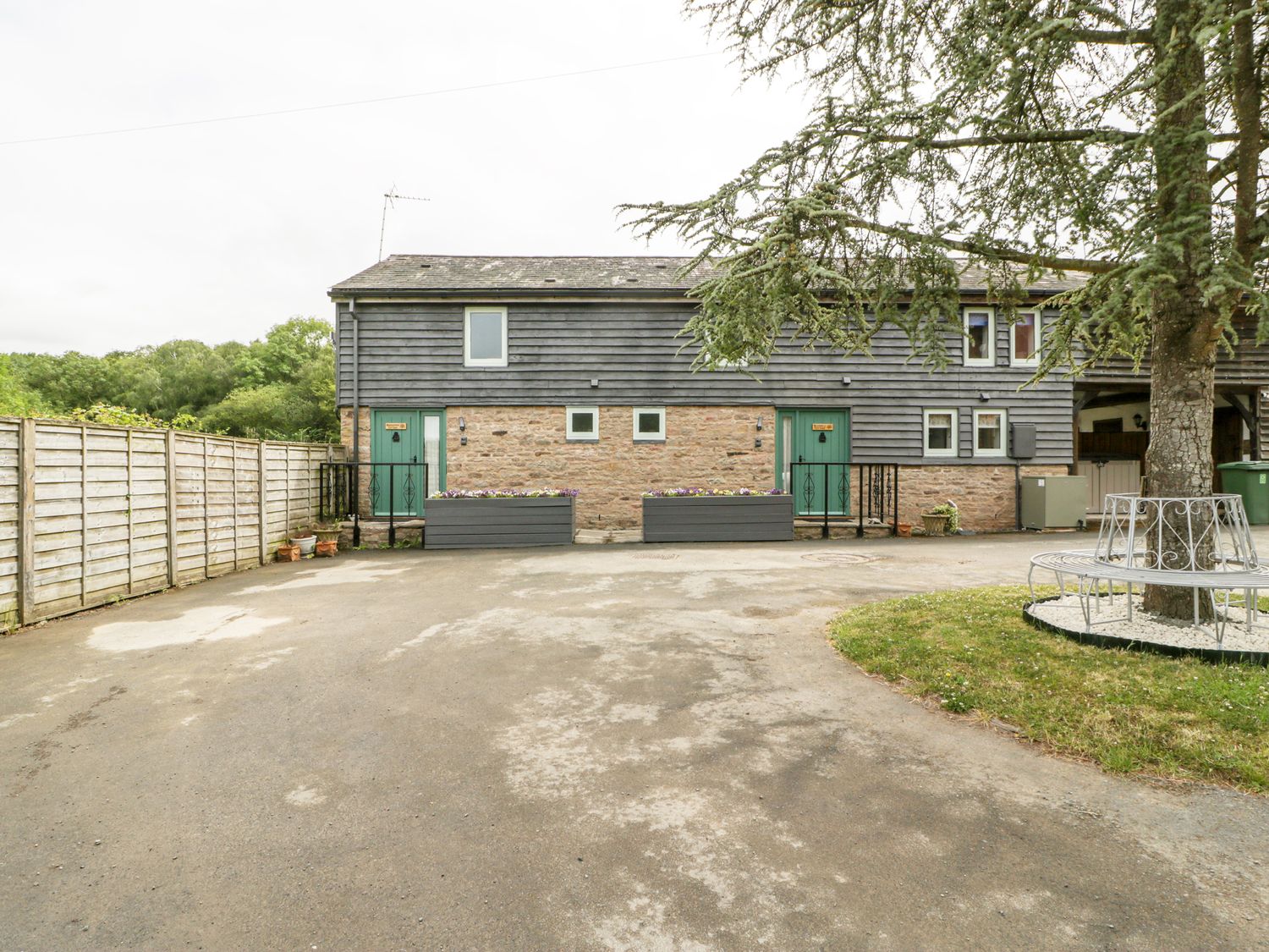 Bluebell Cottage                     photo 2