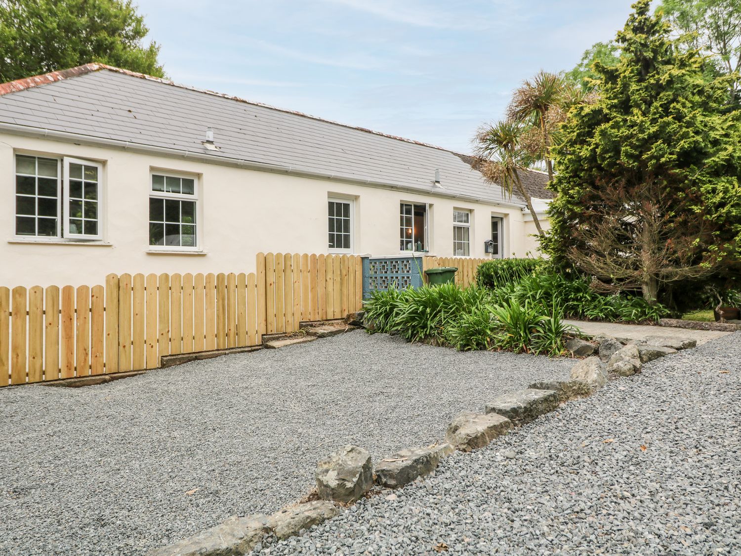 Trenoweth Valley Cottage | St Keverne | Cornwall | Self Catering ...