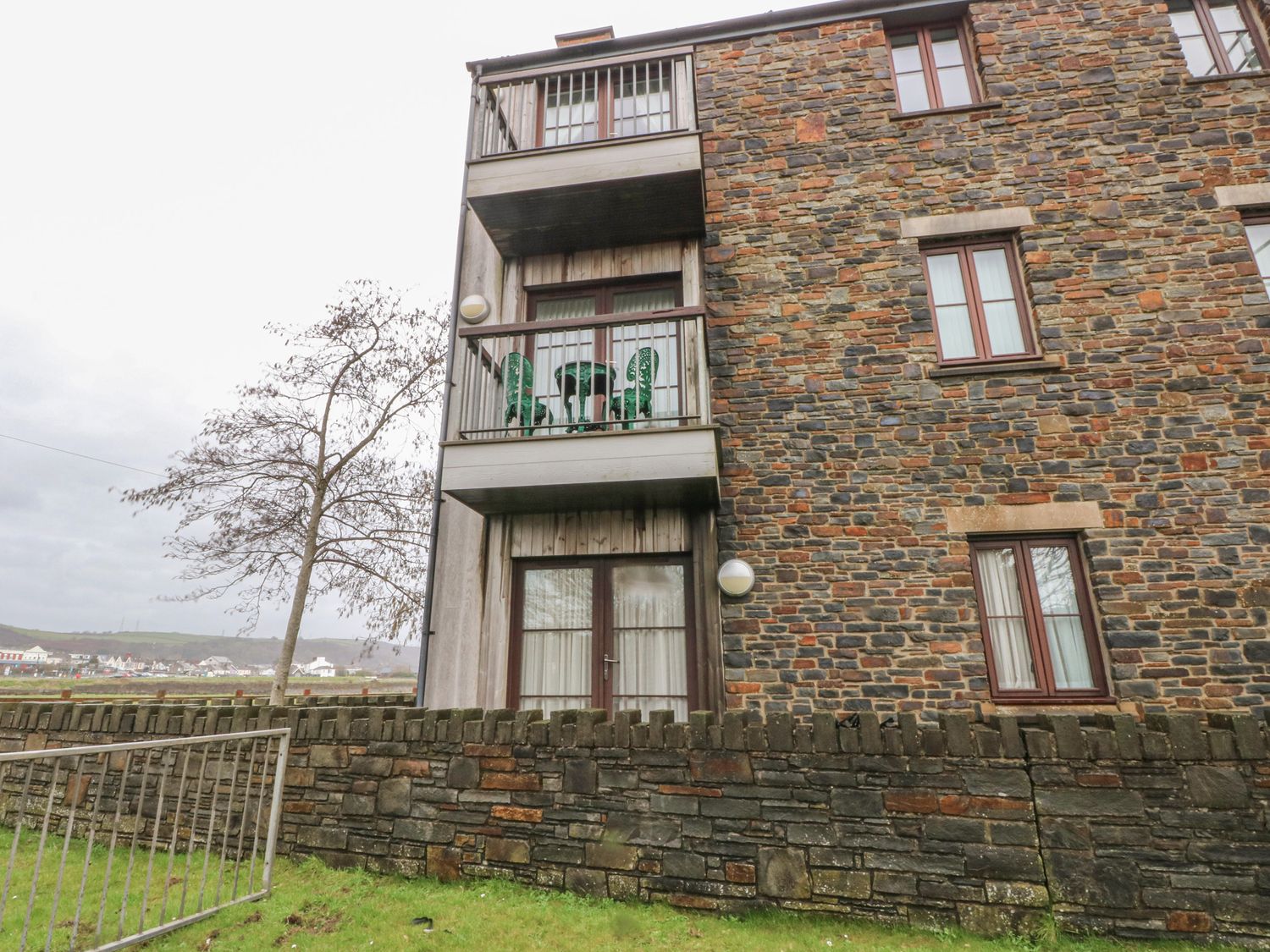 2 Chandlers Yard - South Wales - 1063704 - photo 1