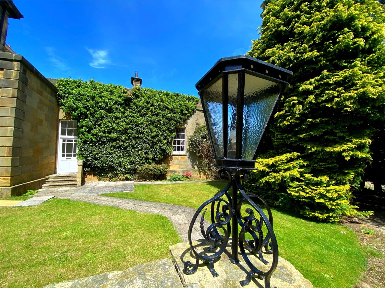 The Garden House, Hutton Rudby Holiday Cottage Bird Spot
