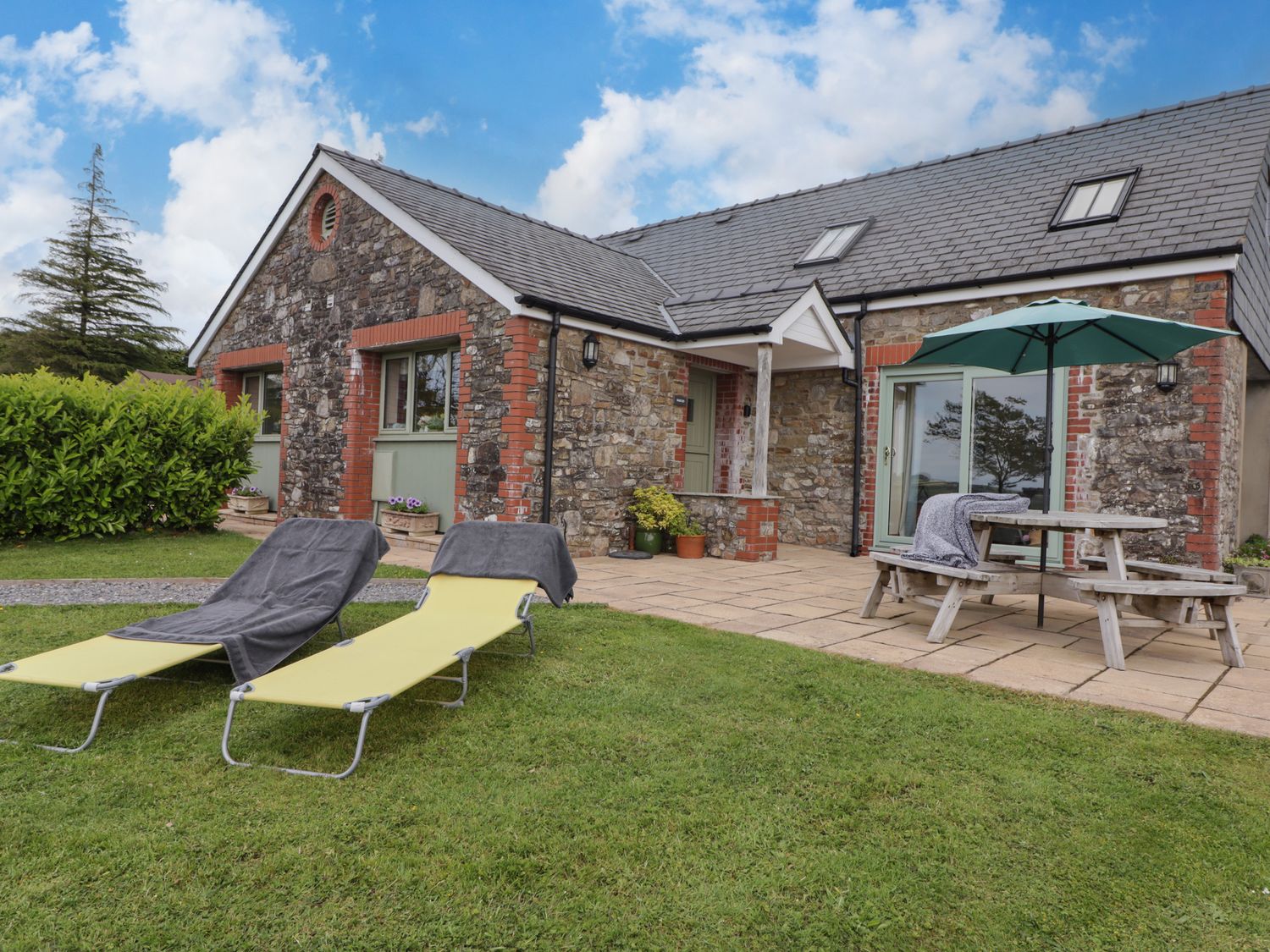 Barcud Cottage                     photo 2