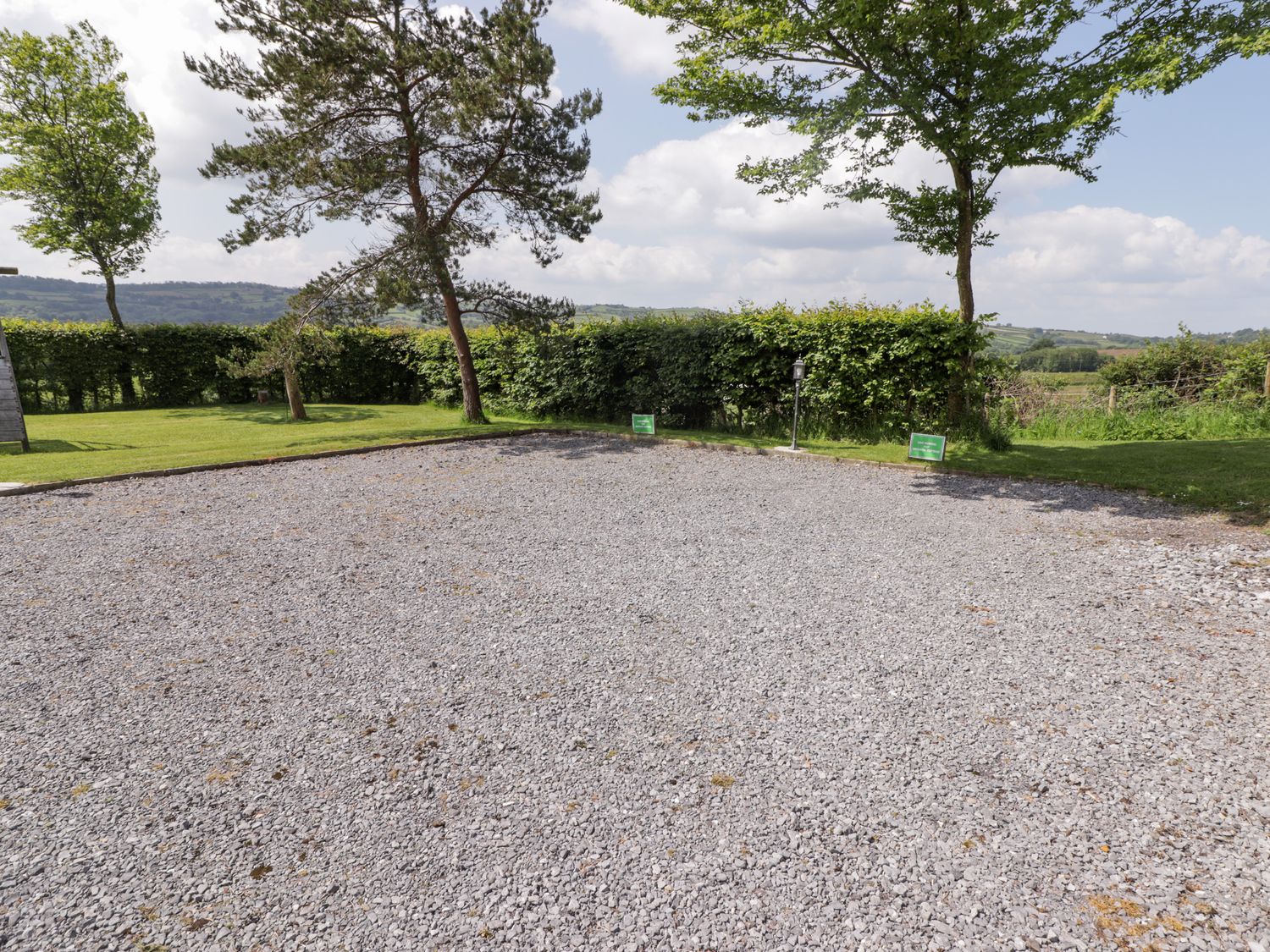 Barcud Cottage                     photo 41