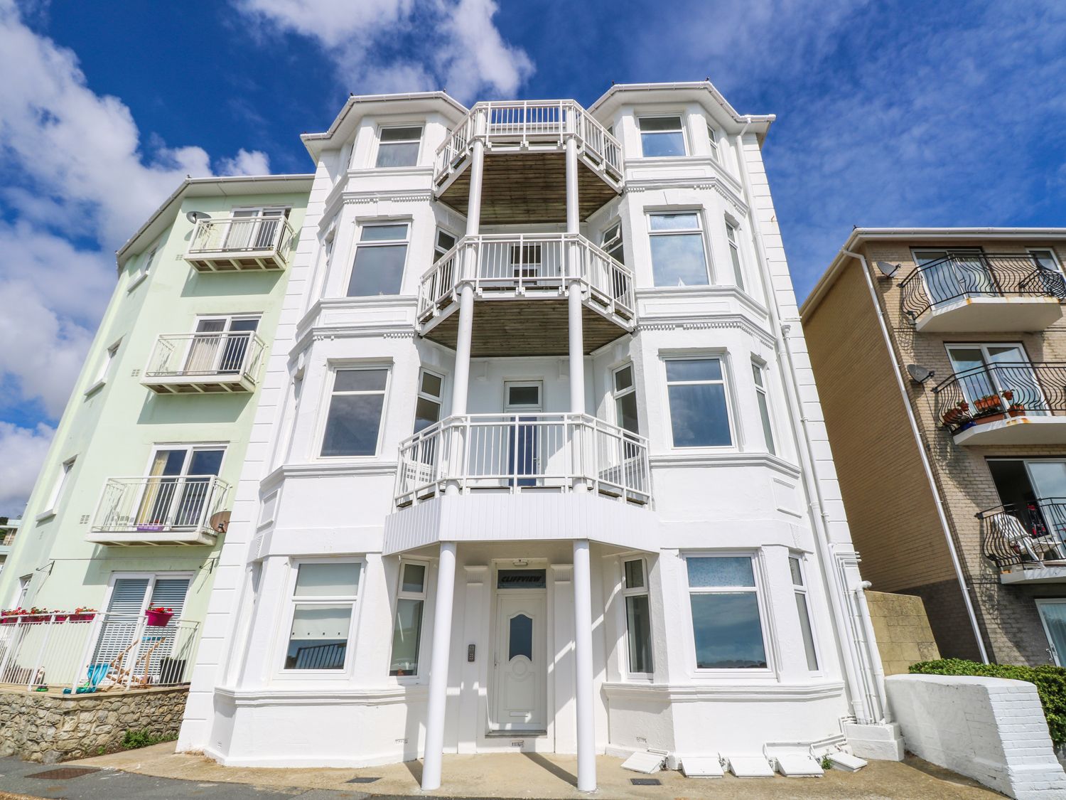 Apartment 5, Cliffview, Ventnor Holiday Cottage Bird Spot