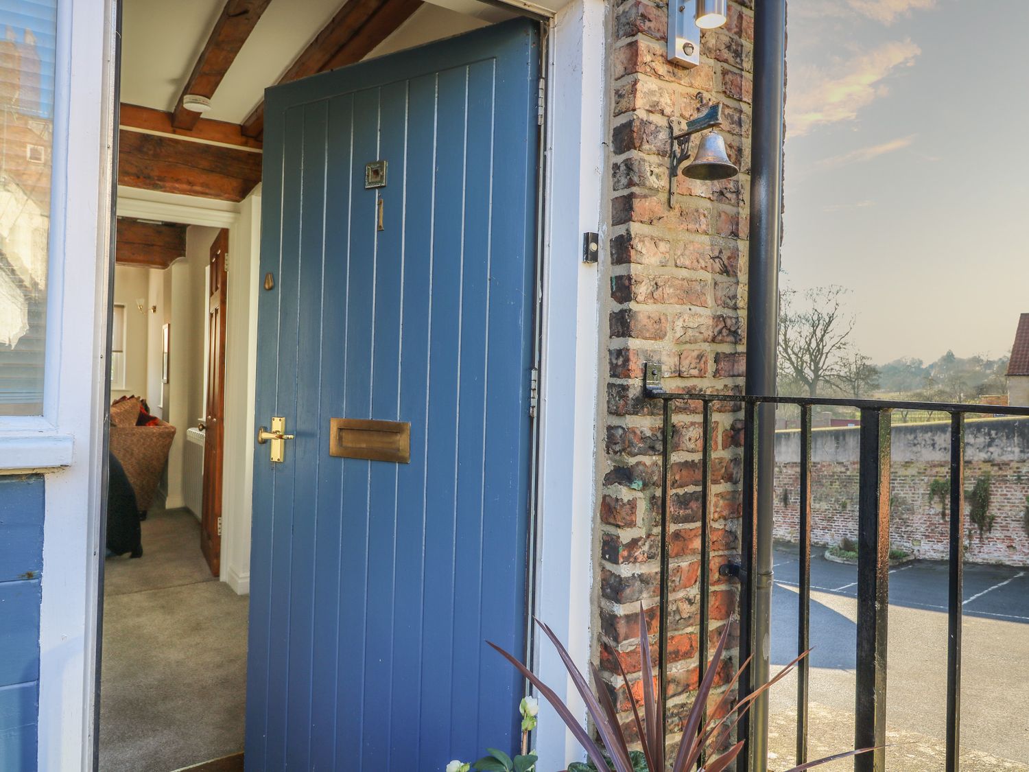 1 Rodgers Mews photo 2