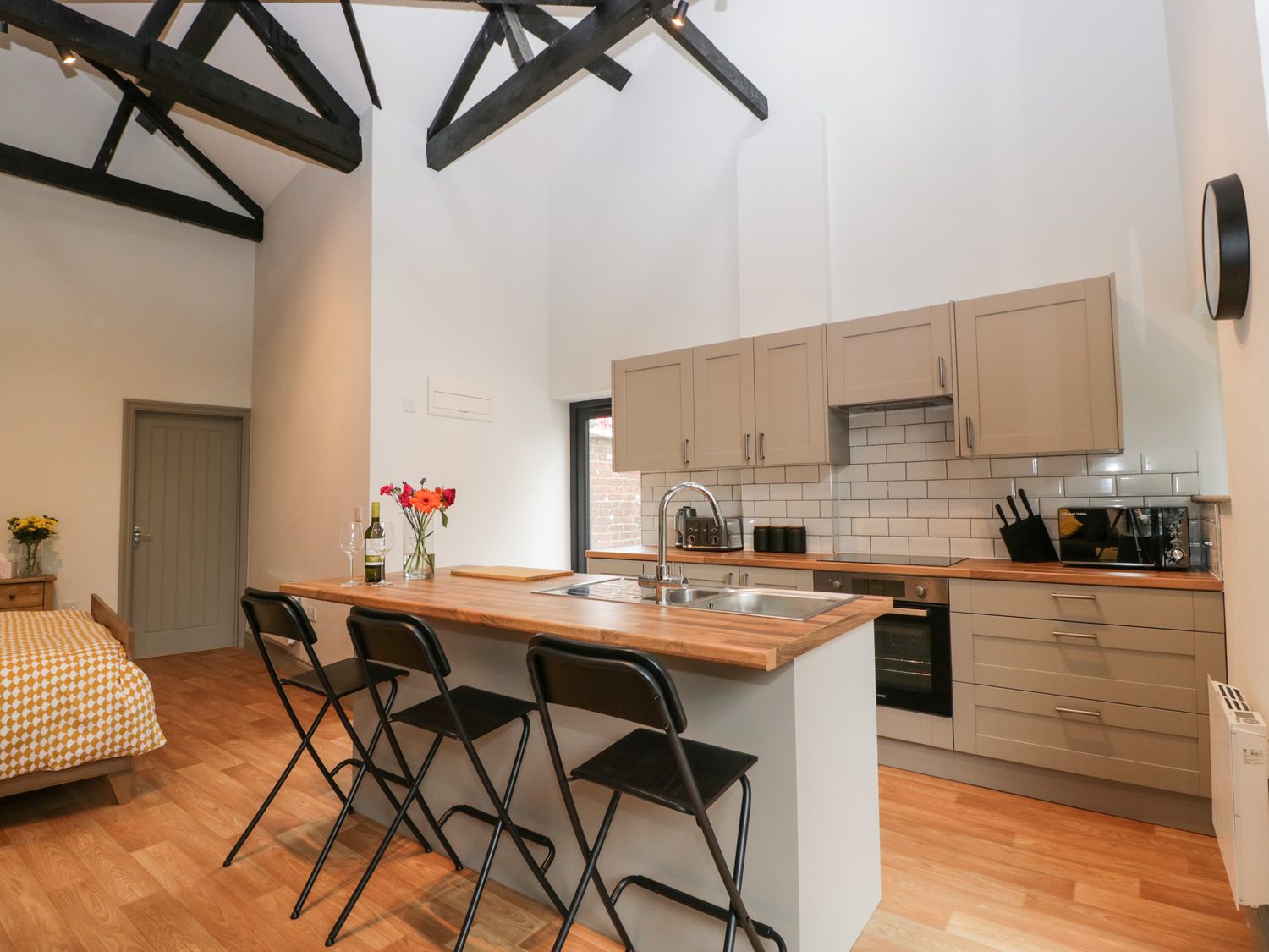 The Coach House, Wimborne Minster Holiday Cottage Bird Spot