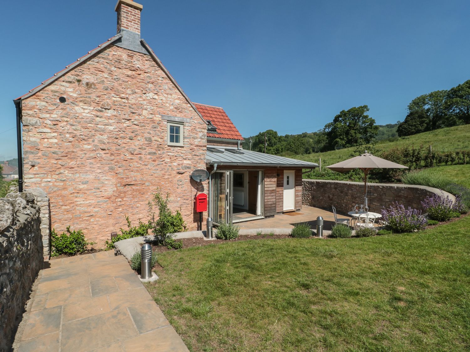 Lilac Cottage - Somerset & Wiltshire - 1075885 - photo 1