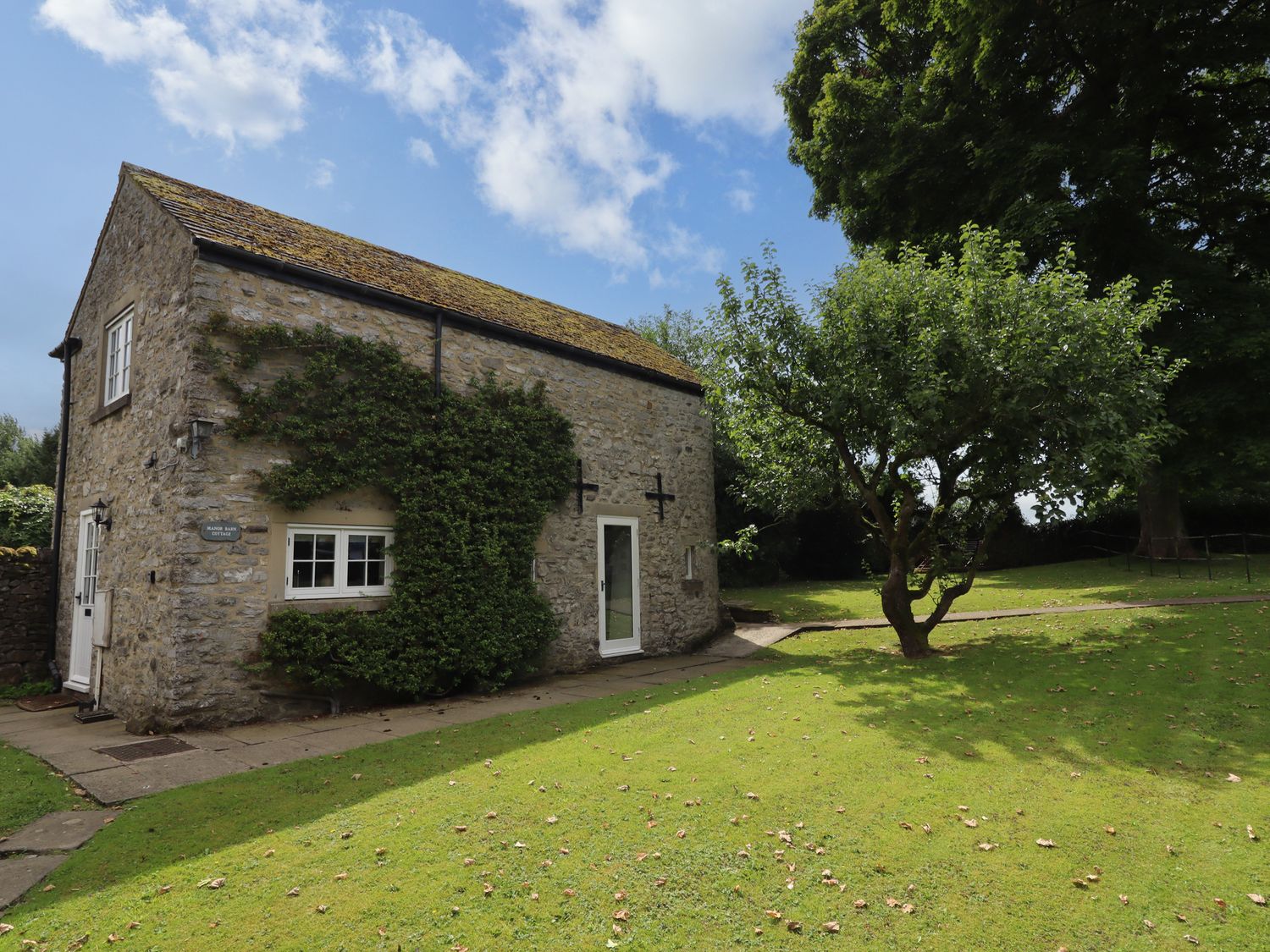 Manor Barn Cottage - Peak District & Derbyshire - 1076514 - photo 1