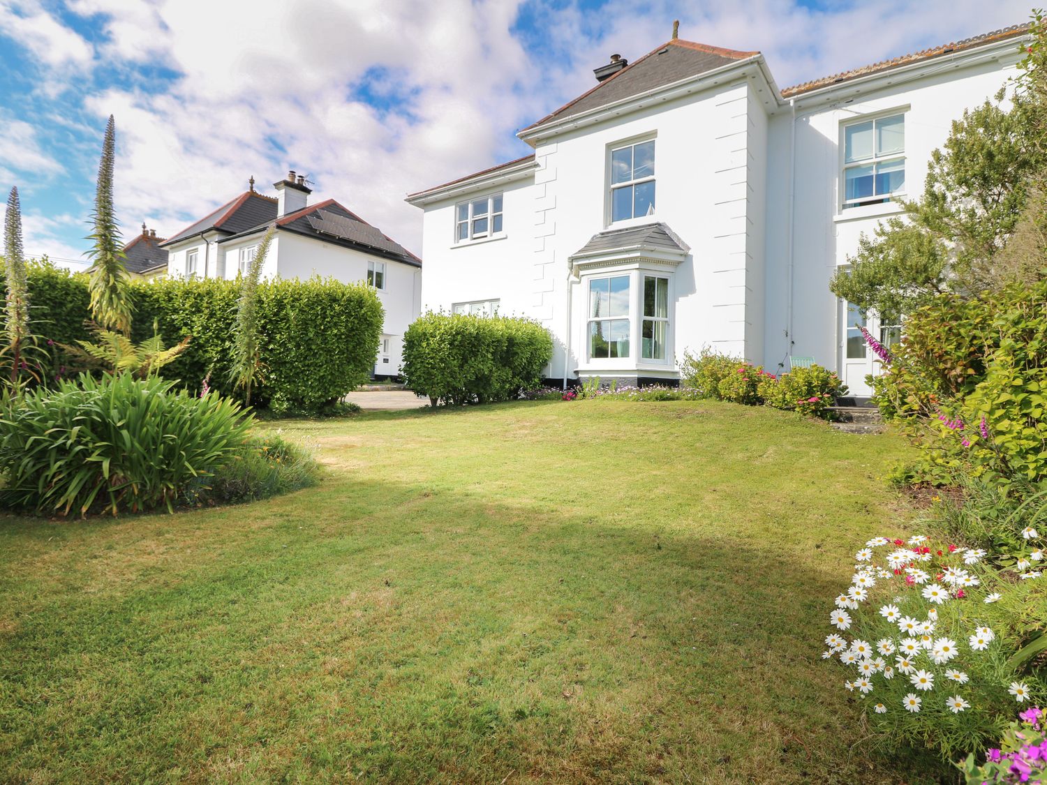 Chynance, Porthcurno Holiday Cottage Bird Spot