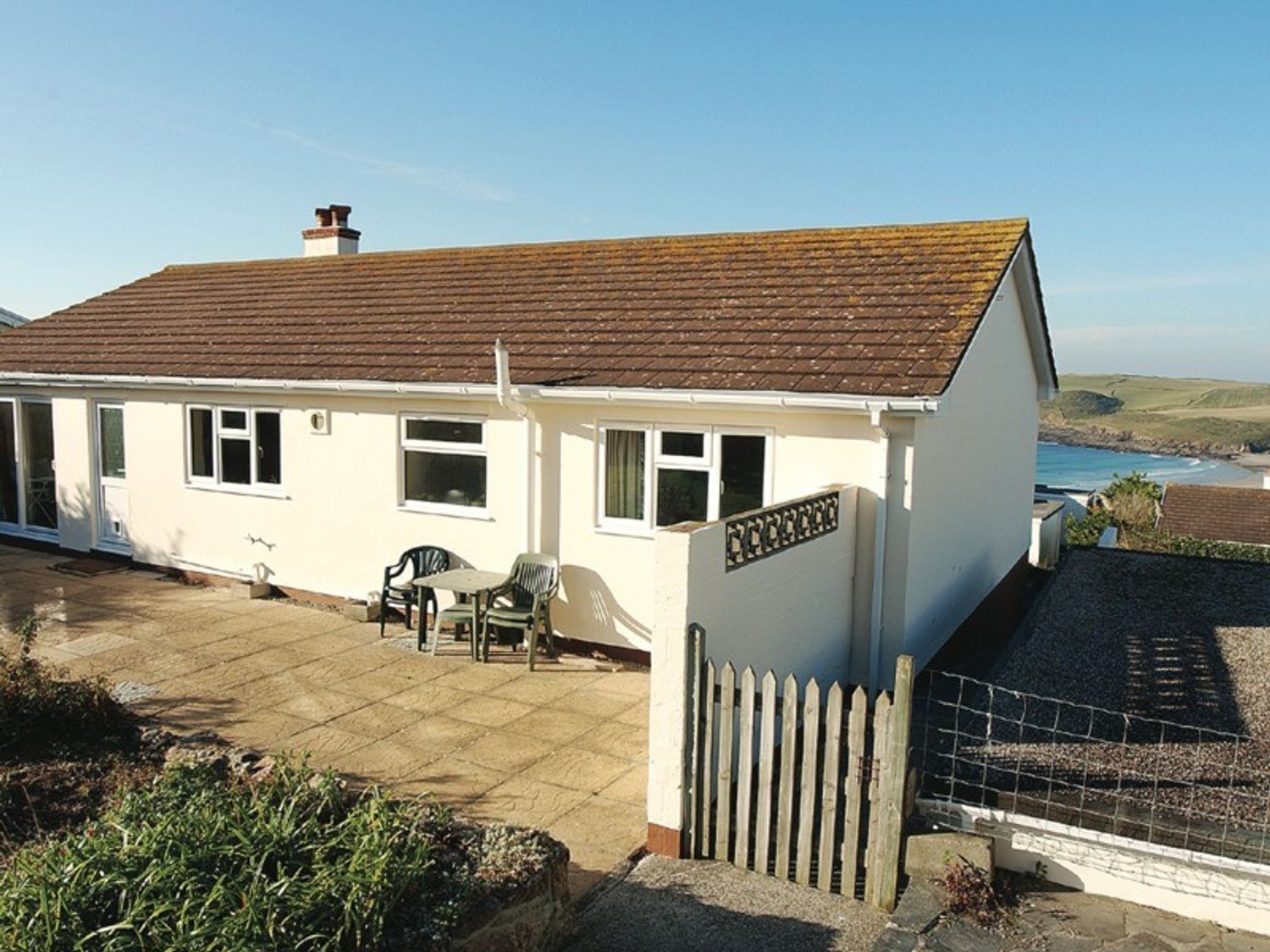 Badgers Cliff, Polzeath Holiday Cottage Bird Spot