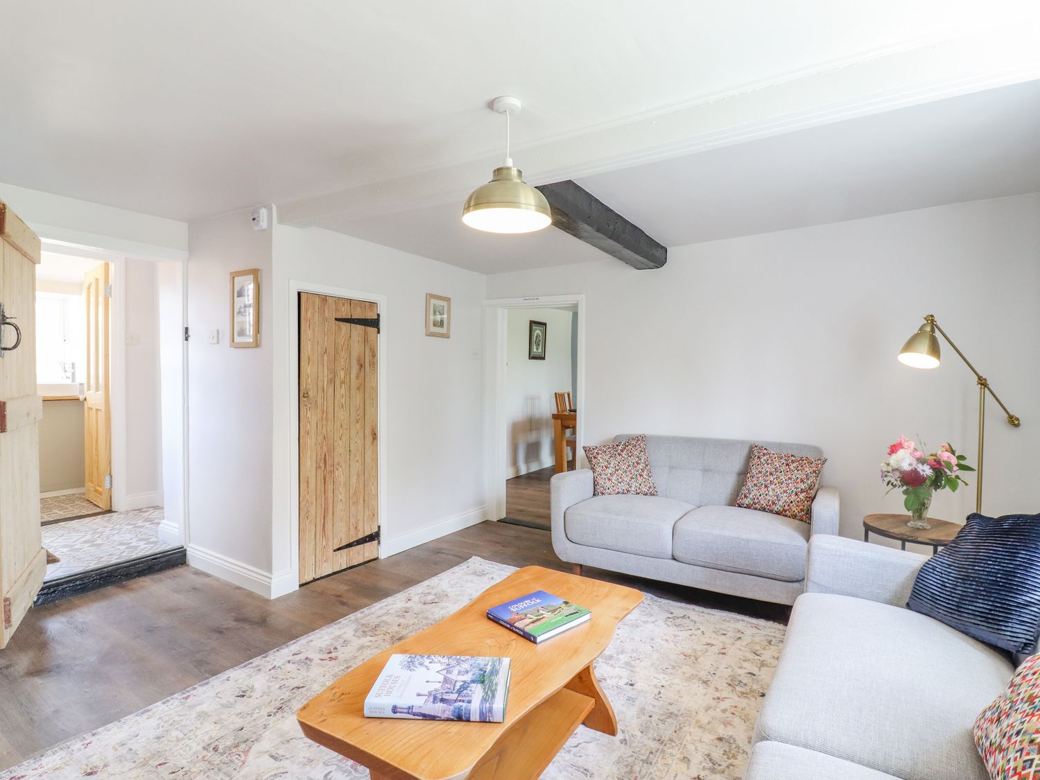 Bluebird Cottage                     photo 2