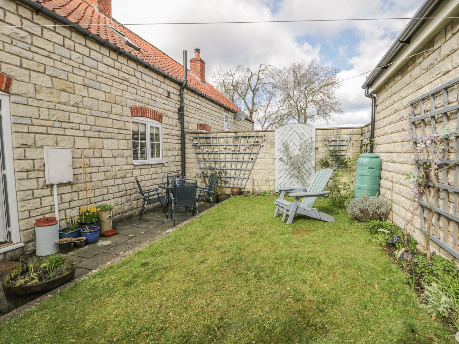 Kirkbymoorside Holiday Cottages Book self catering