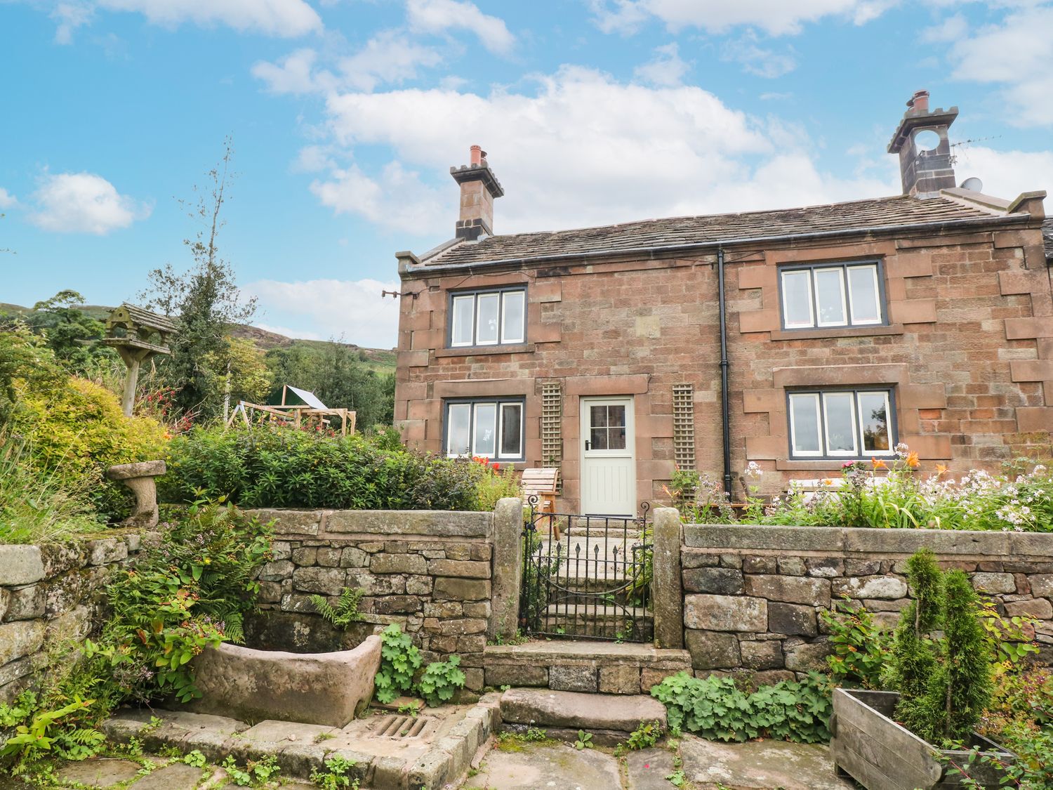 Lake View Cottage, Leek Holiday Cottage Bird Spot