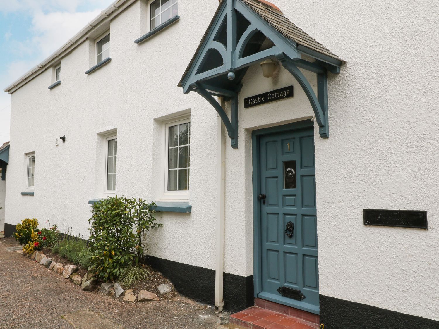 1 Castle Cottages photo 2