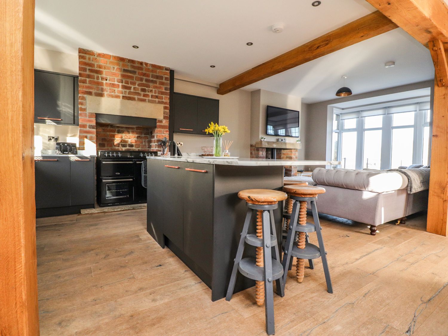 Book Farnhill View Cross Hills ( Ref 1082556 ) Rent Cross Hills holiday home near Skipton North Yorkshire