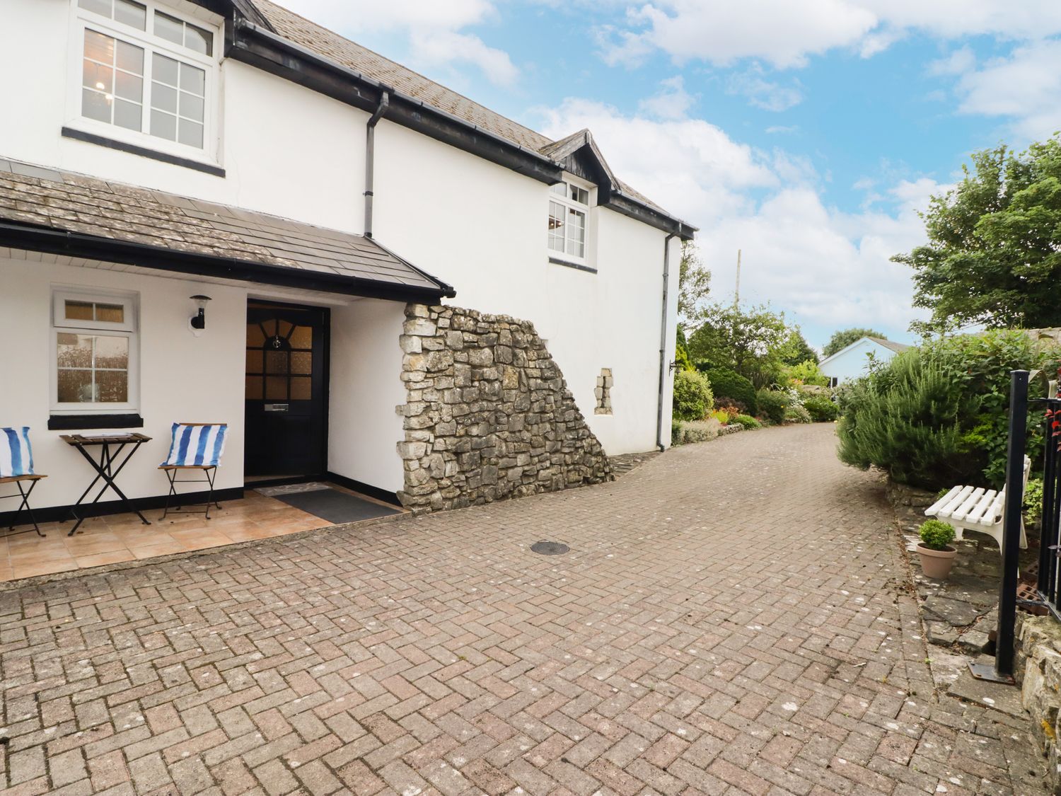 The Stables, St Athan Holiday Cottage Bird Spot